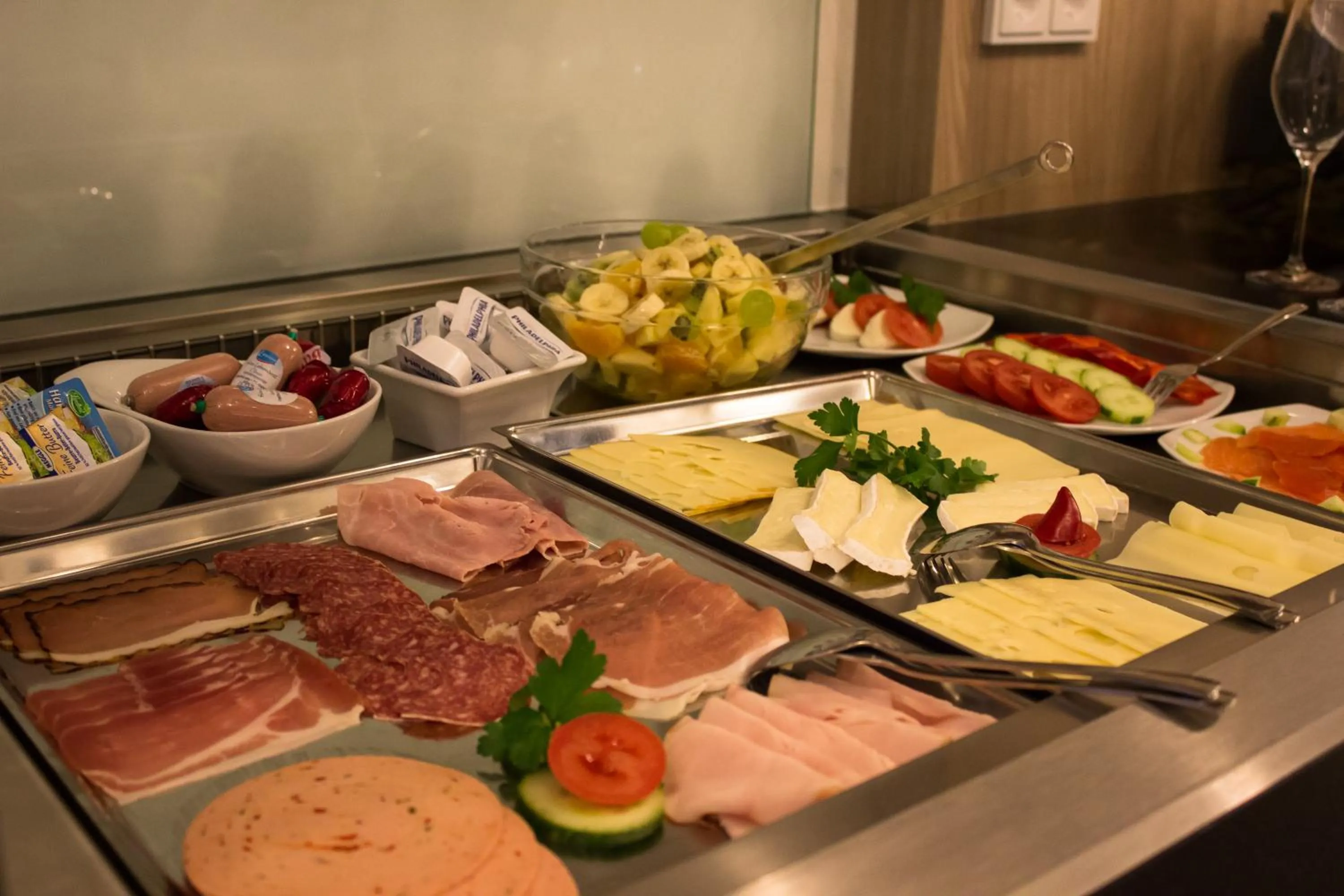 Buffet breakfast in Hotel7Continents