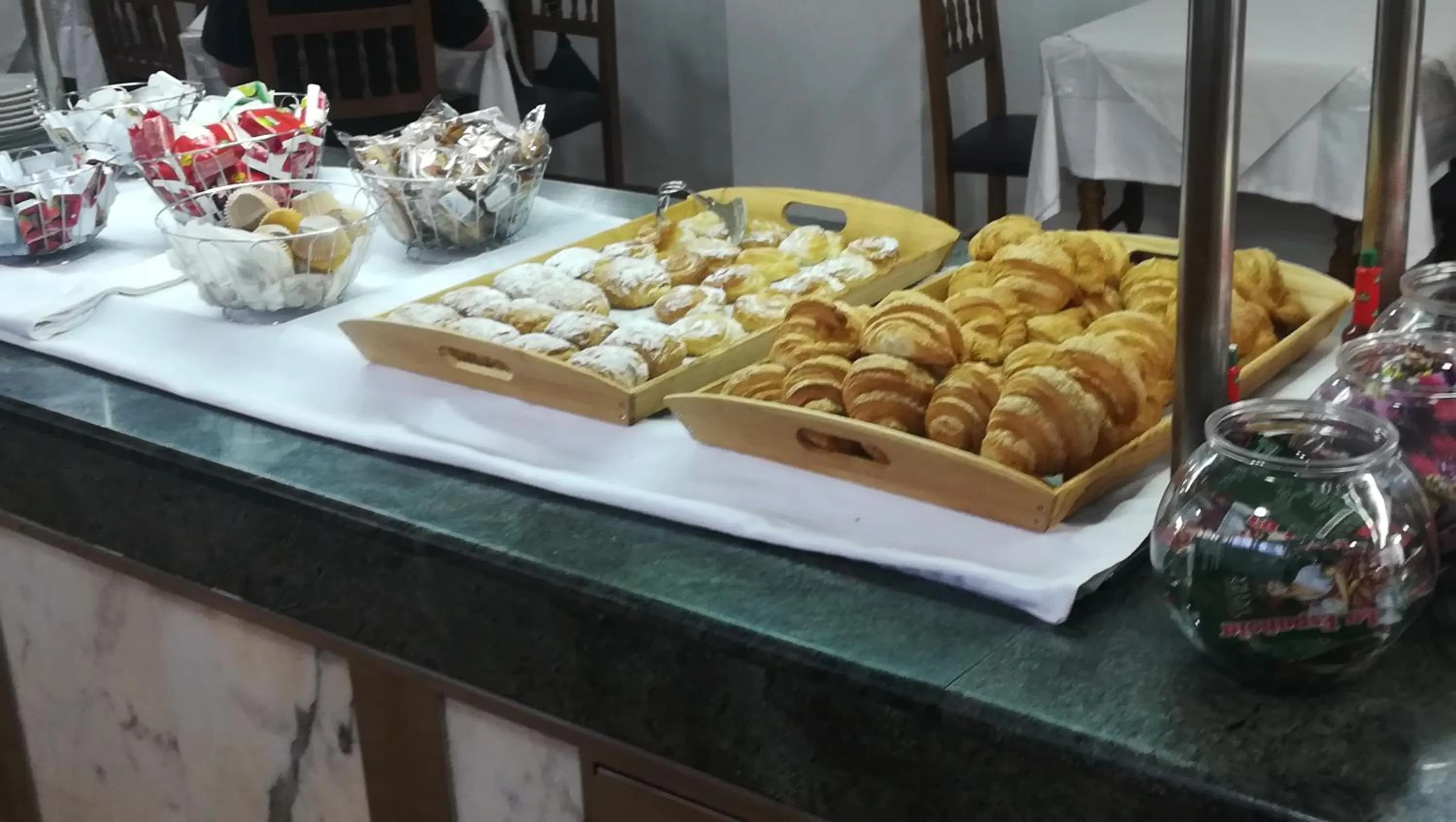 Continental breakfast in Kristal