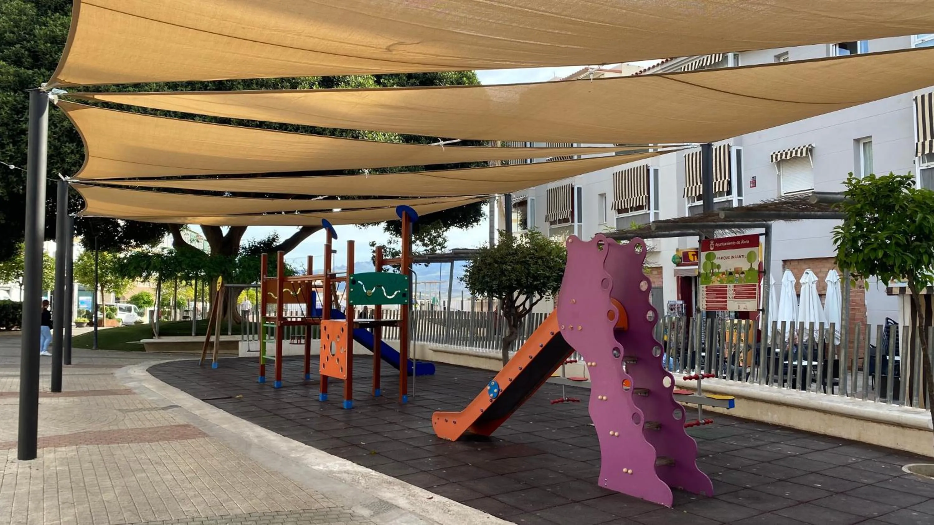 Children play ground in Ático Guadalhorce - Mirador privado con barbacoa y solárium