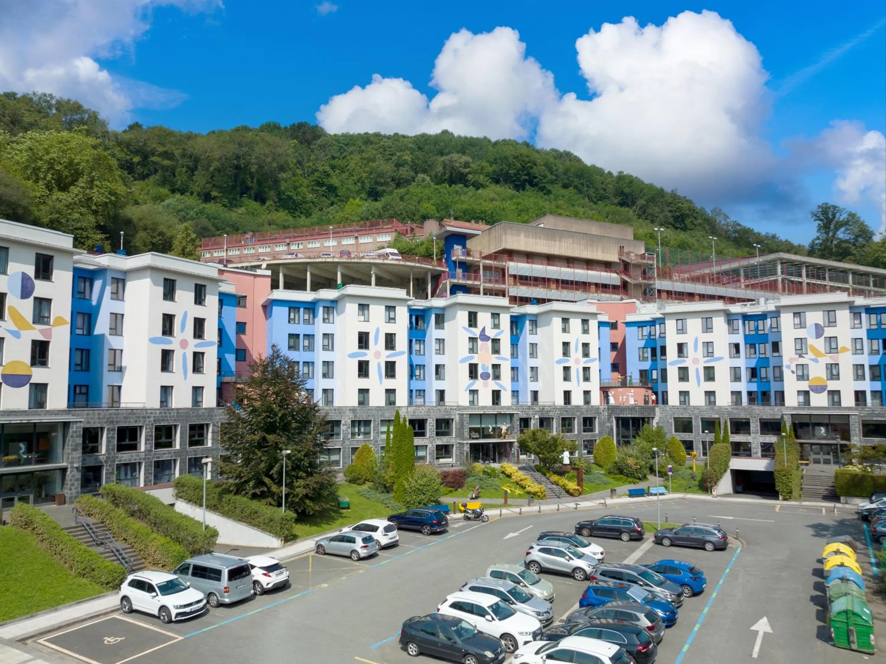 Facade/entrance in Olarain