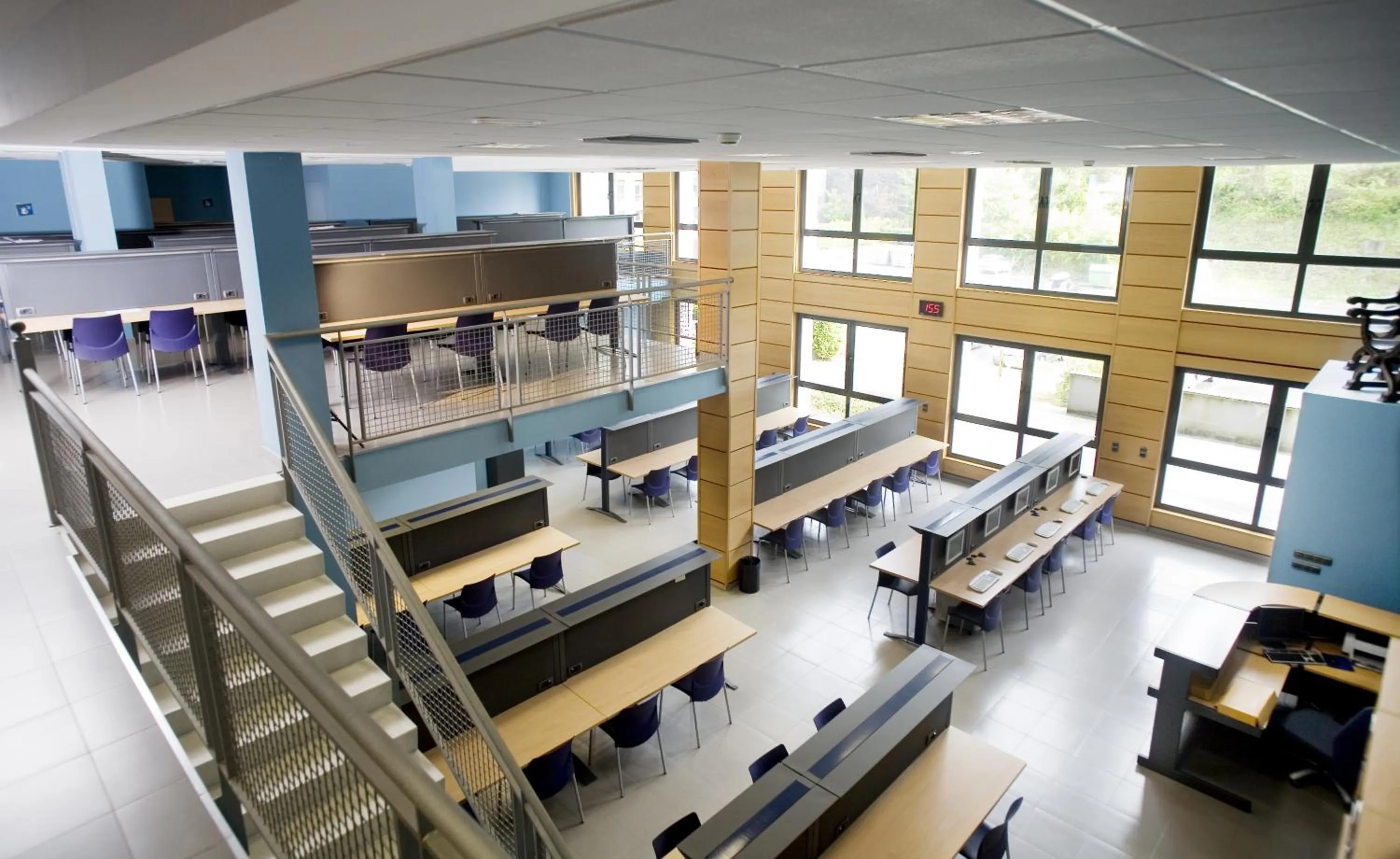 Business facilities in Olarain