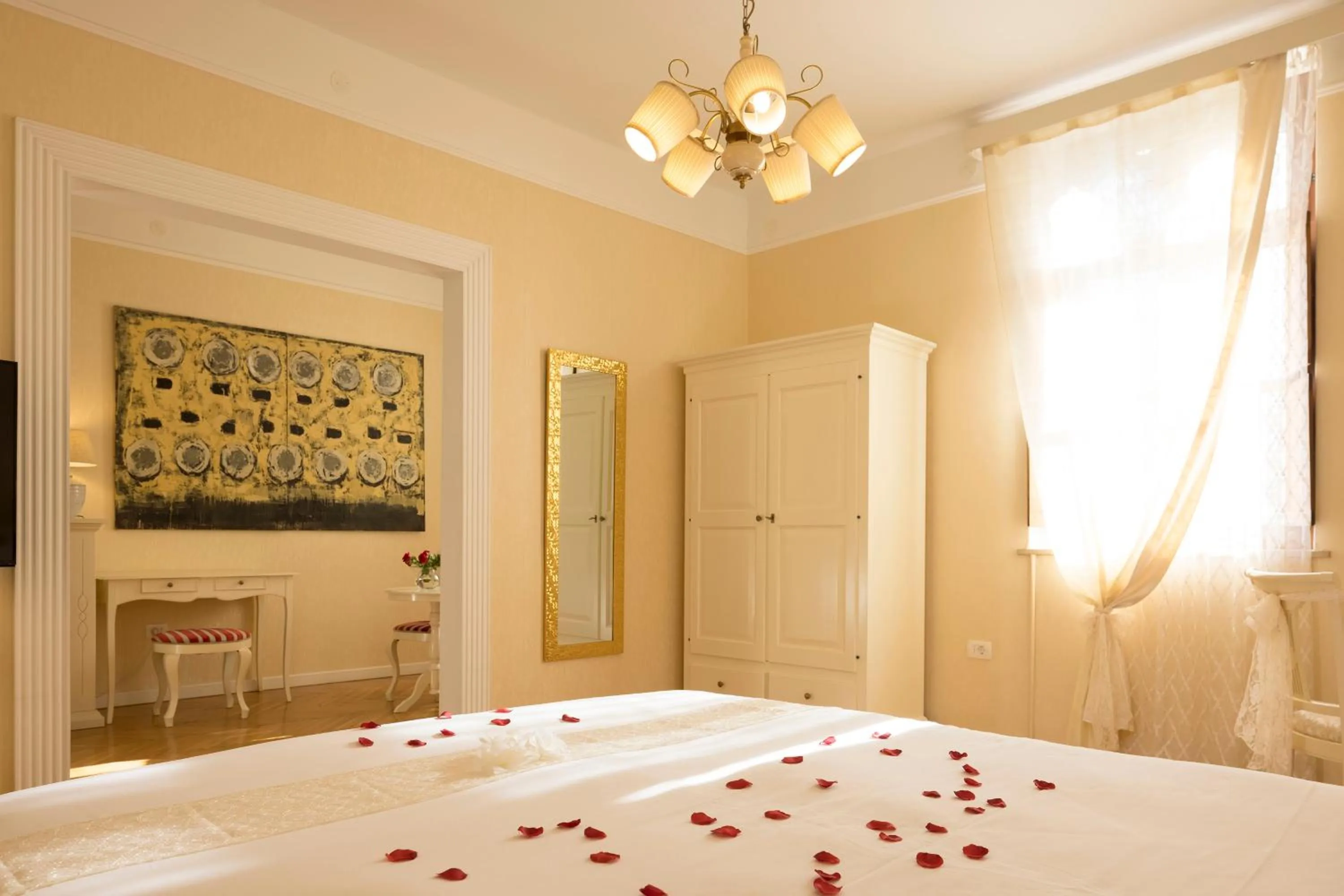 wardrobe, Bed in Benecanka Casa Veneziana Piran