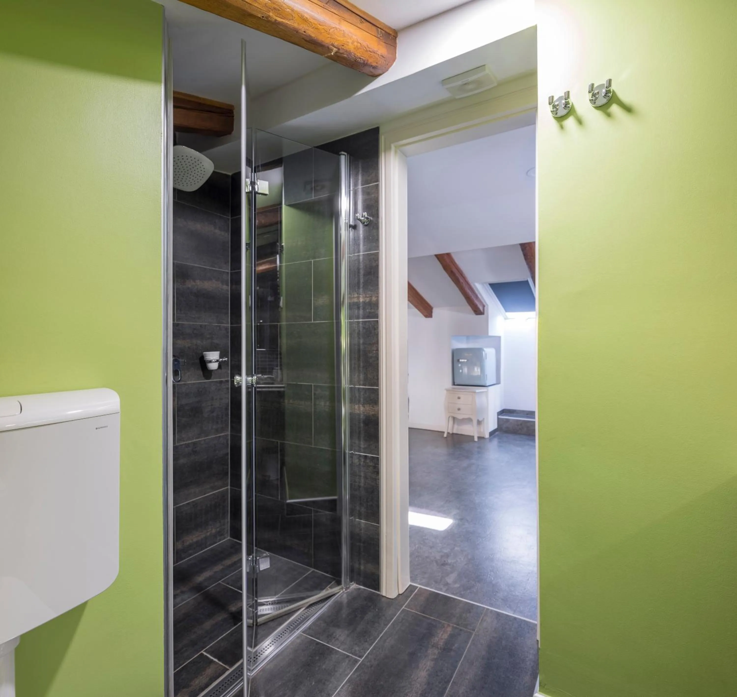 Shower in Benecanka Casa Veneziana Piran