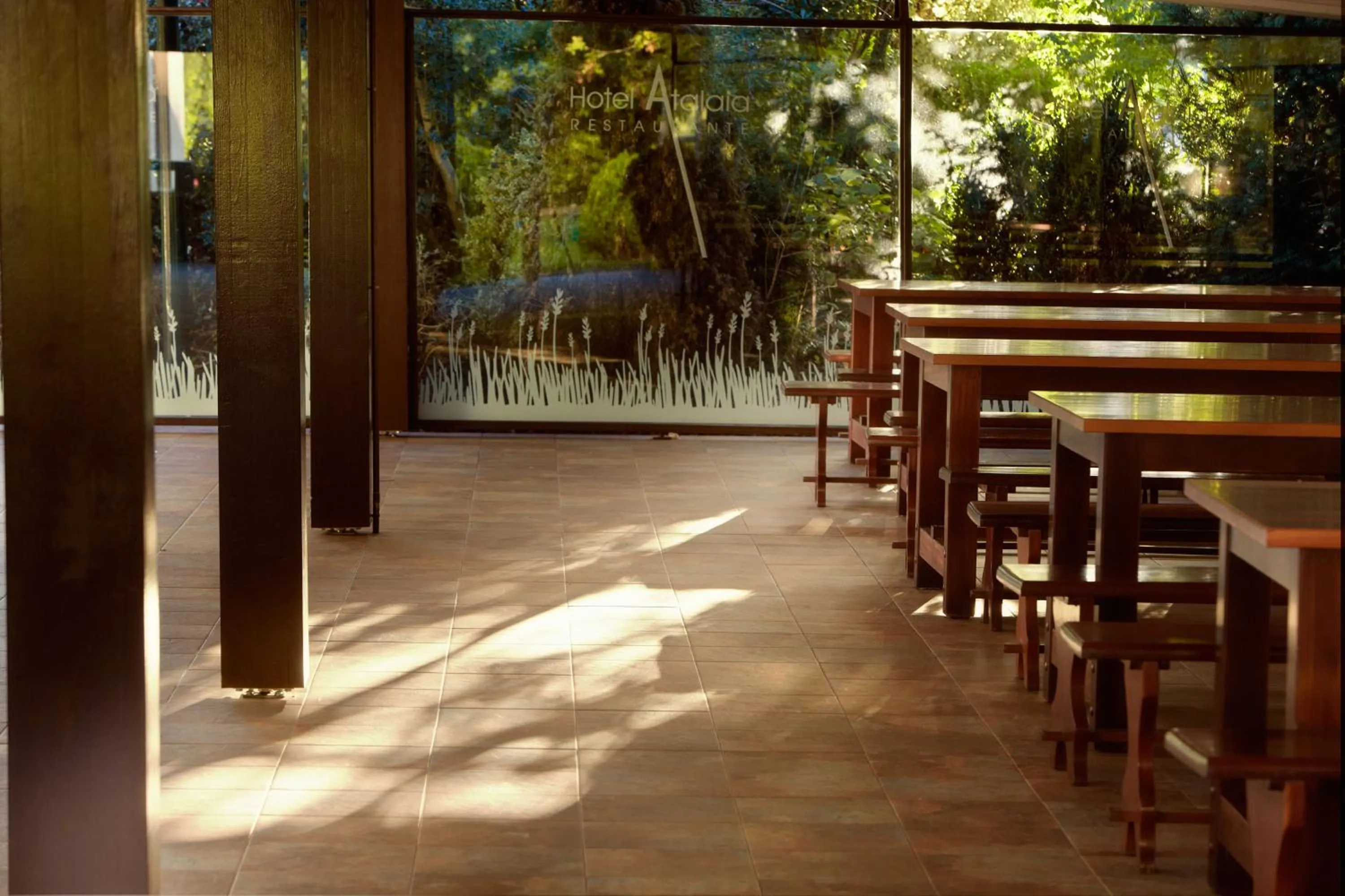 Restaurant/places to eat in Atalaia