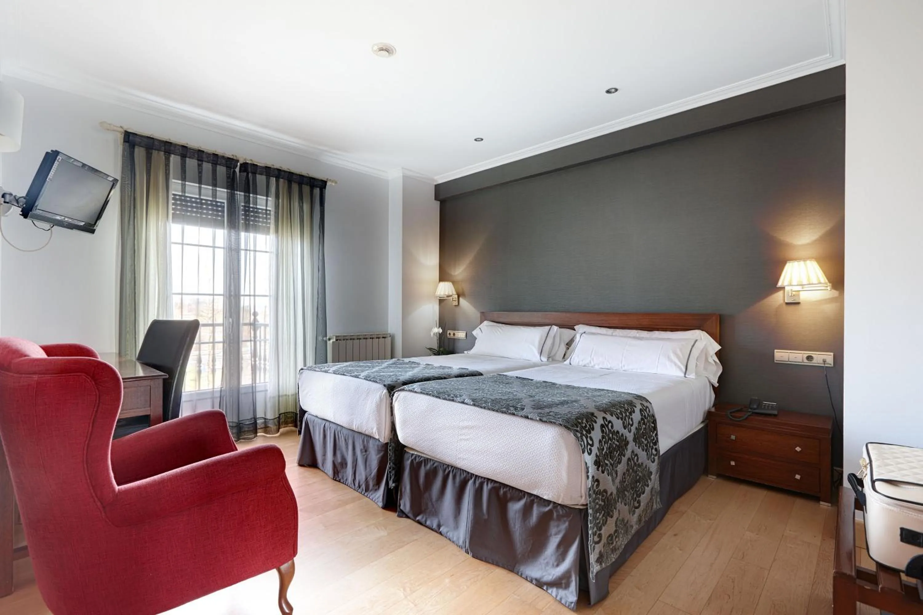 Photo of the whole room, Bed in Atalaia