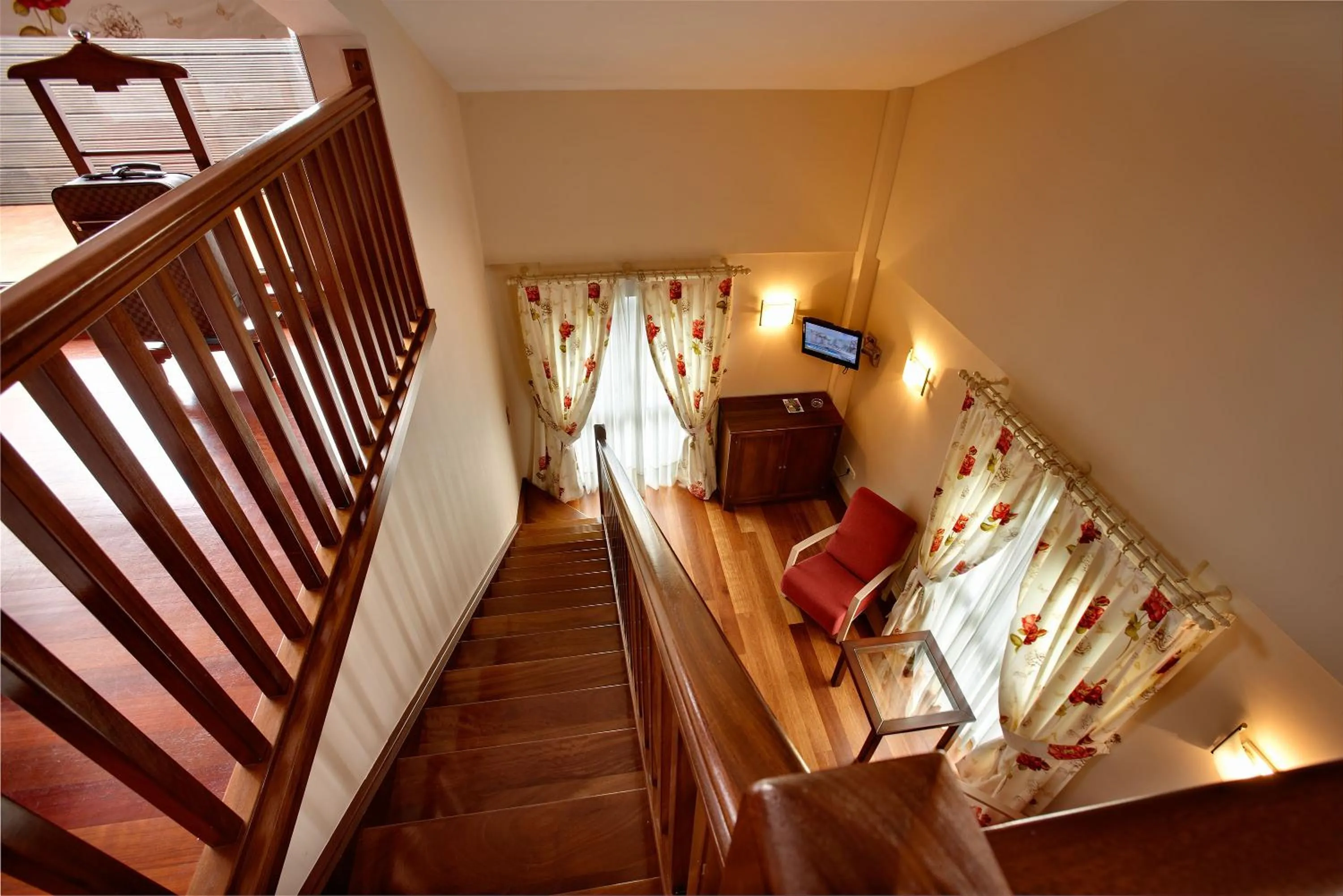 Photo of the whole room in Atalaia