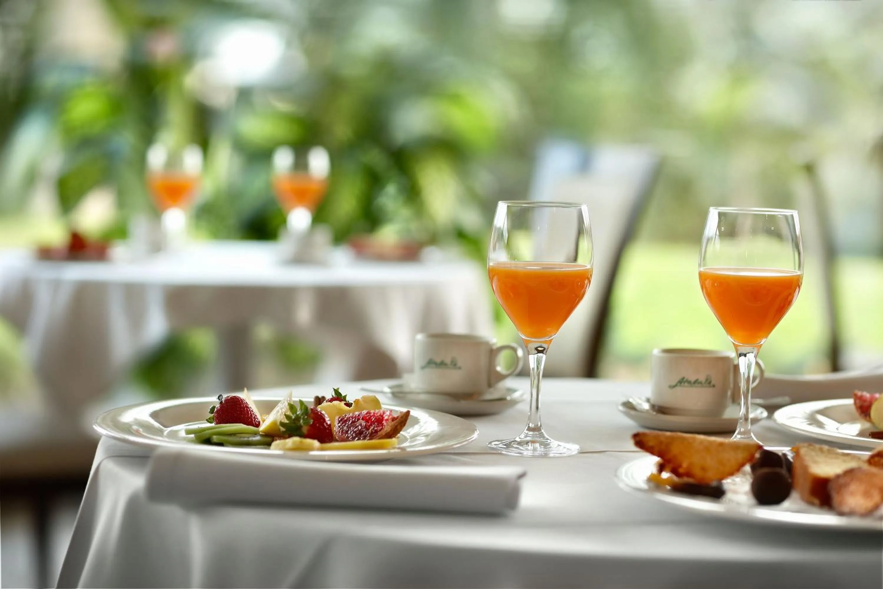 Restaurant/places to eat in Atalaia