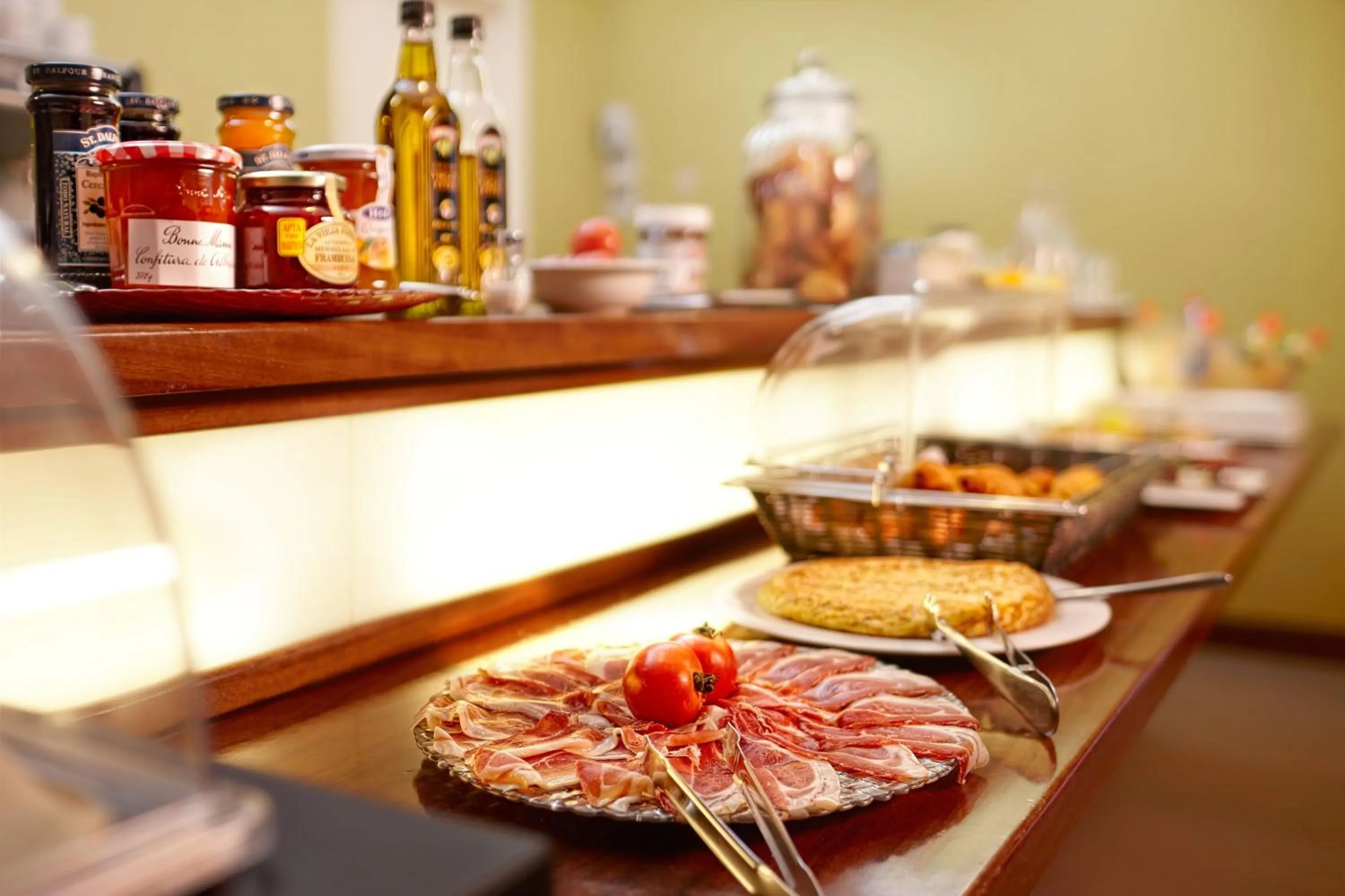 Restaurant/places to eat in Atalaia