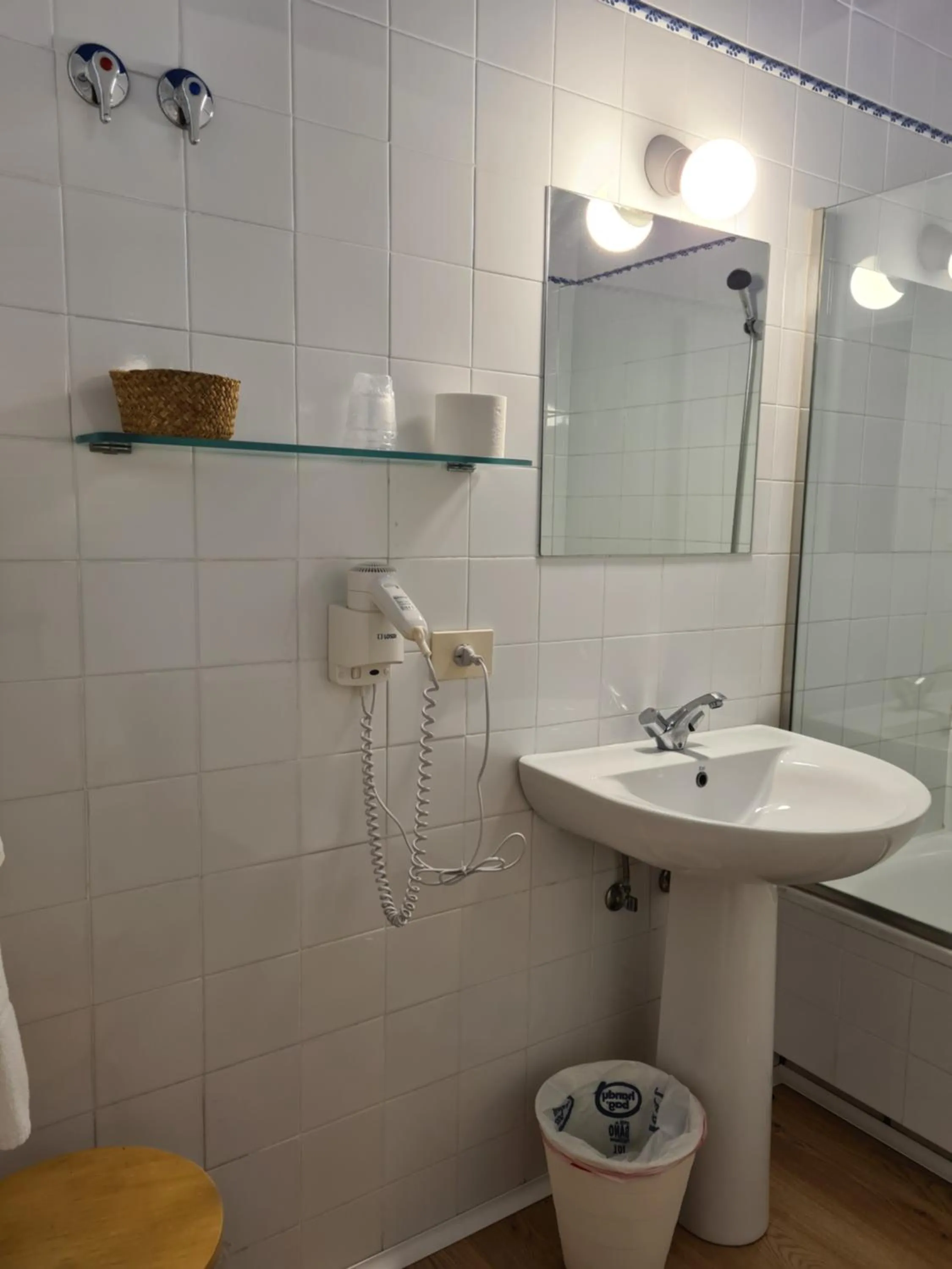 Bathroom in Hotel Colegiata