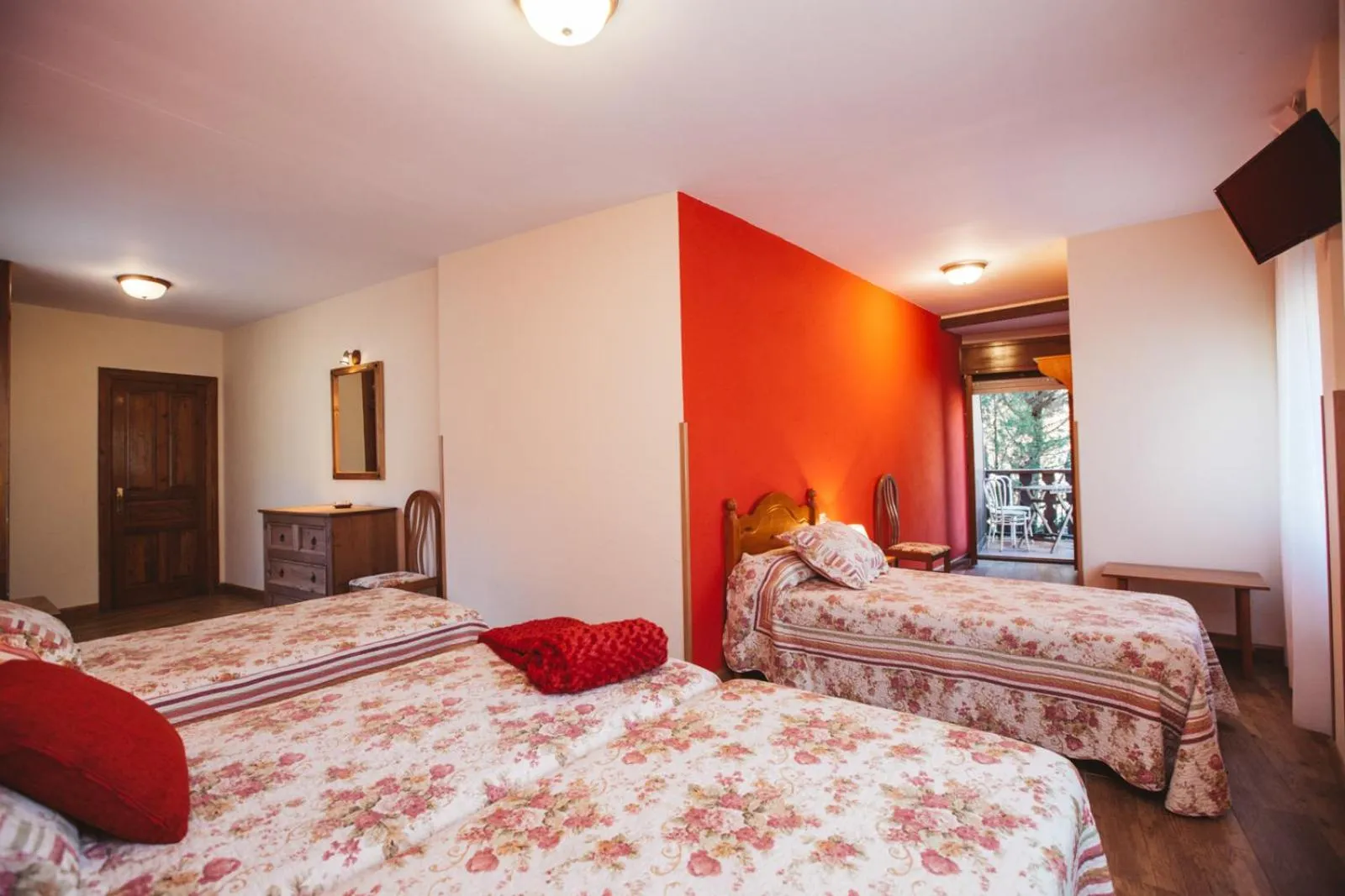 Photo of the whole room, Bed in Hotel Rural El Molino