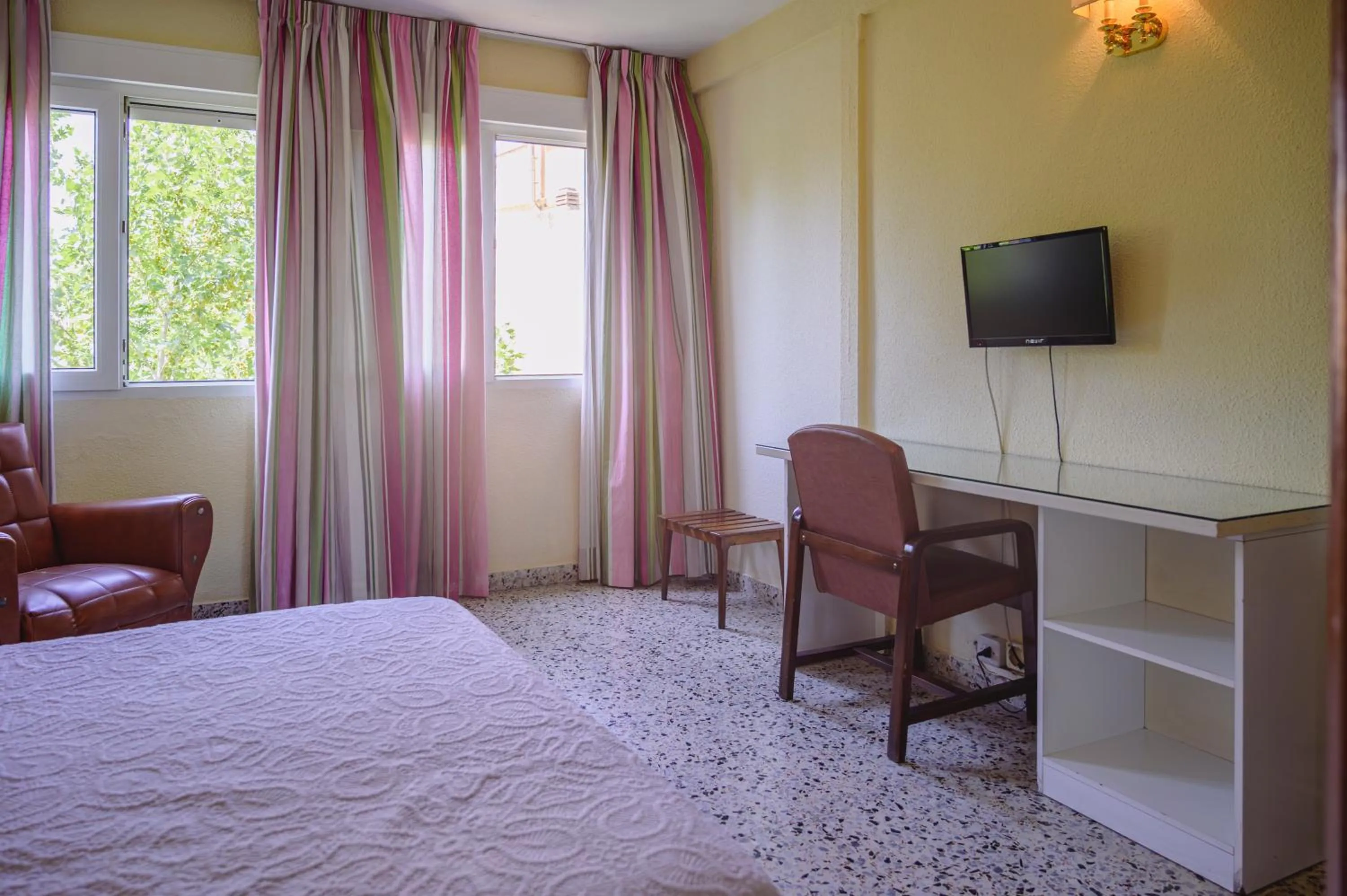 Photo of the whole room, Bed in Hotel Paraíso