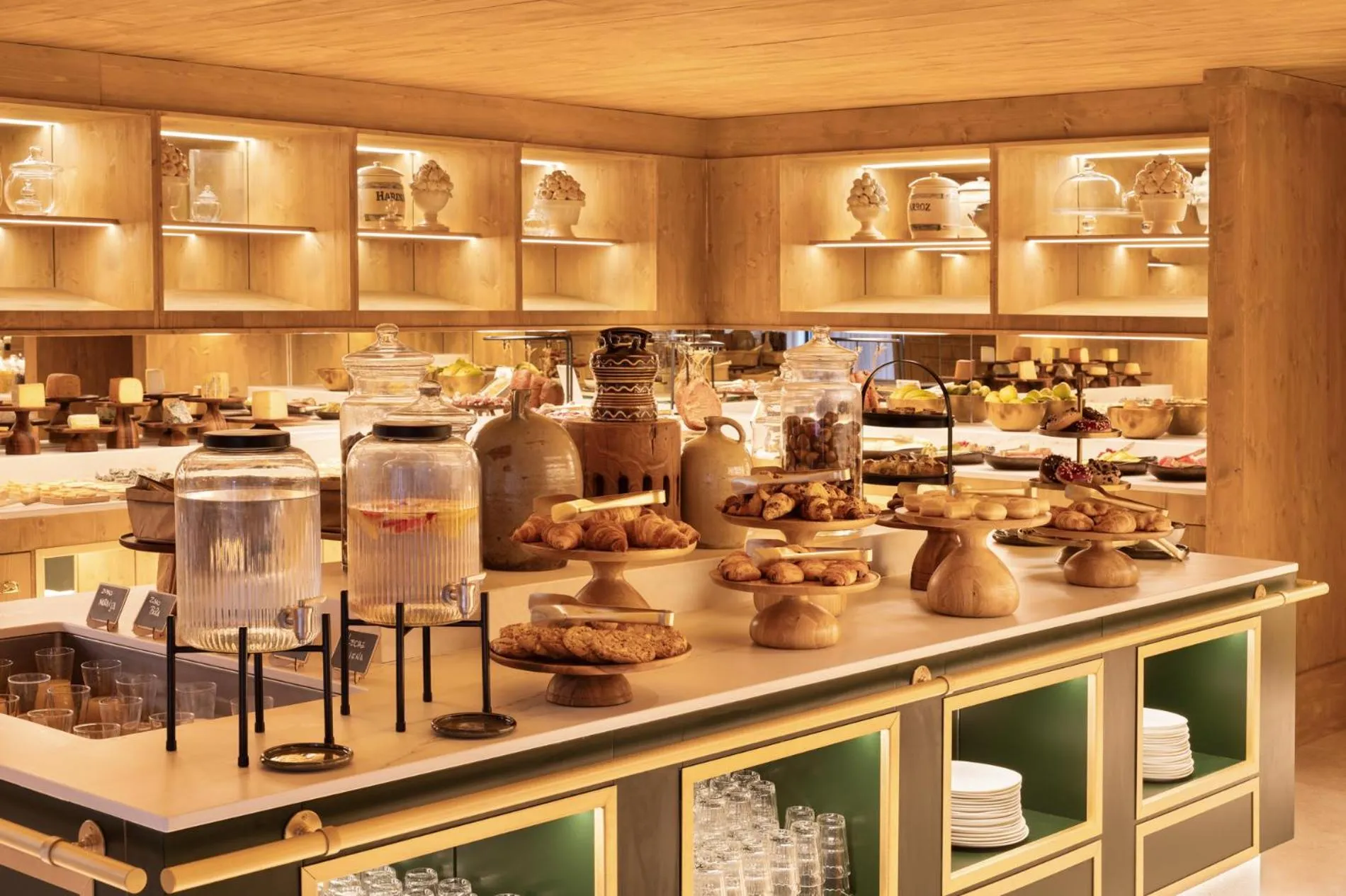 Restaurant/places to eat in Hotel MIM Baqueira Luxury & SPA