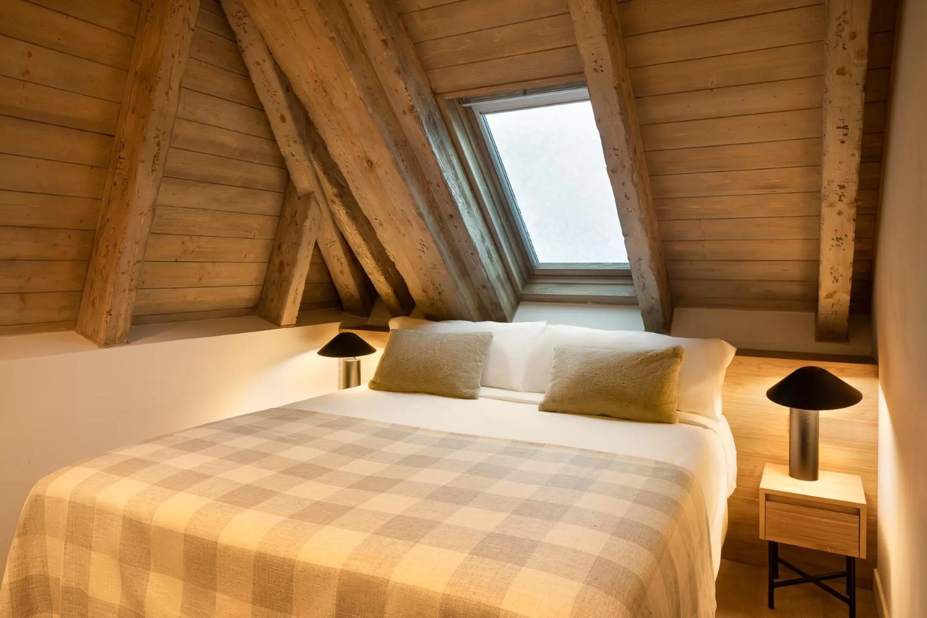 Bed in Hotel MIM Baqueira Luxury & SPA