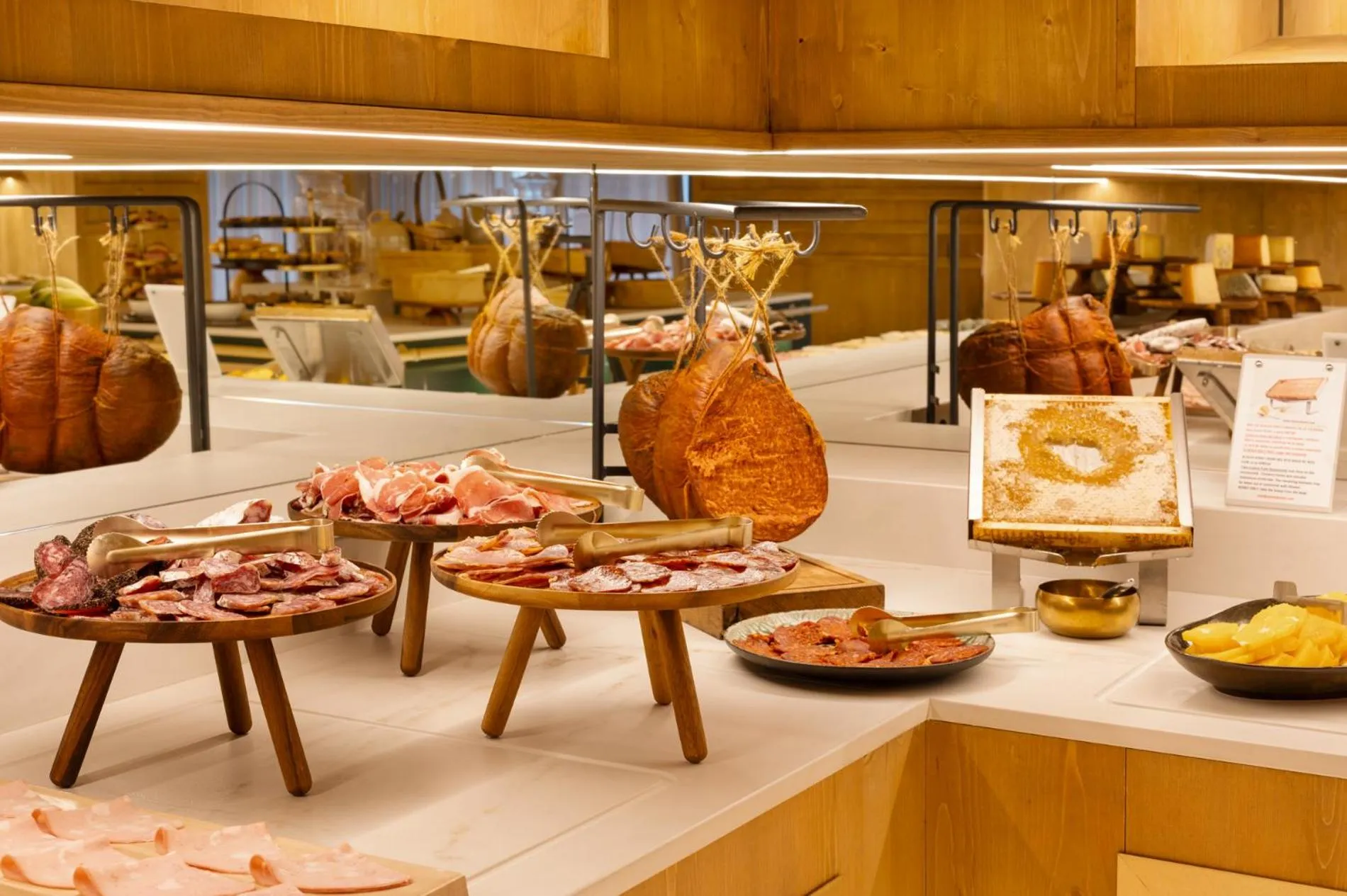 Breakfast in Hotel MIM Baqueira Luxury & SPA