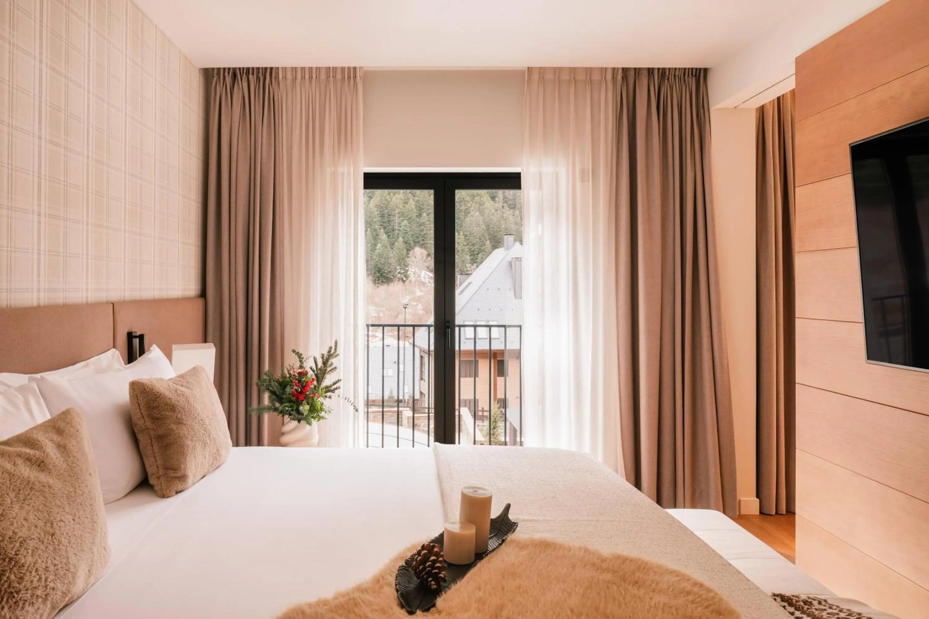 Bed in MiM Baqueira Meliá Collection