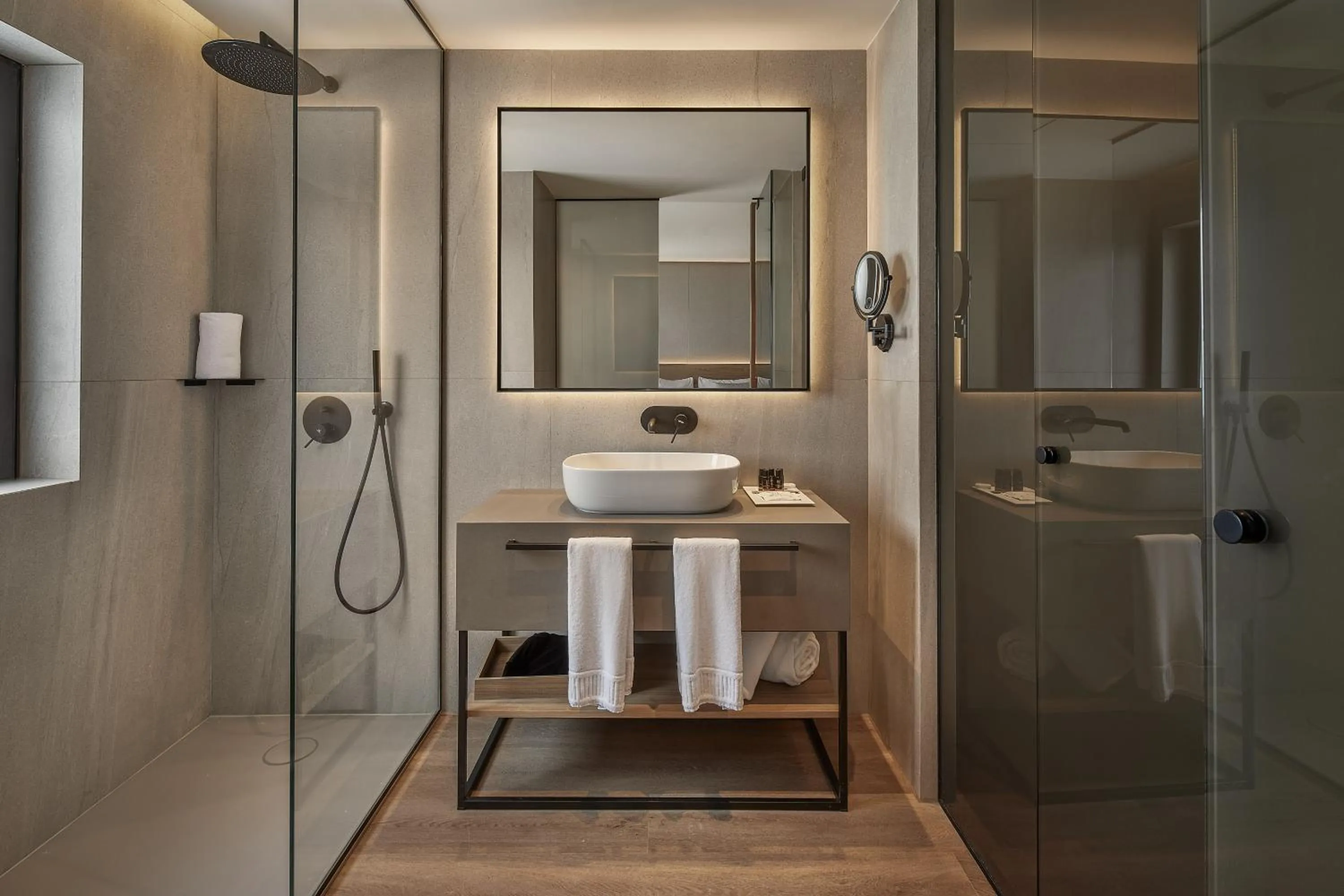 Shower in MIM Baqueira Member of Melia Collection