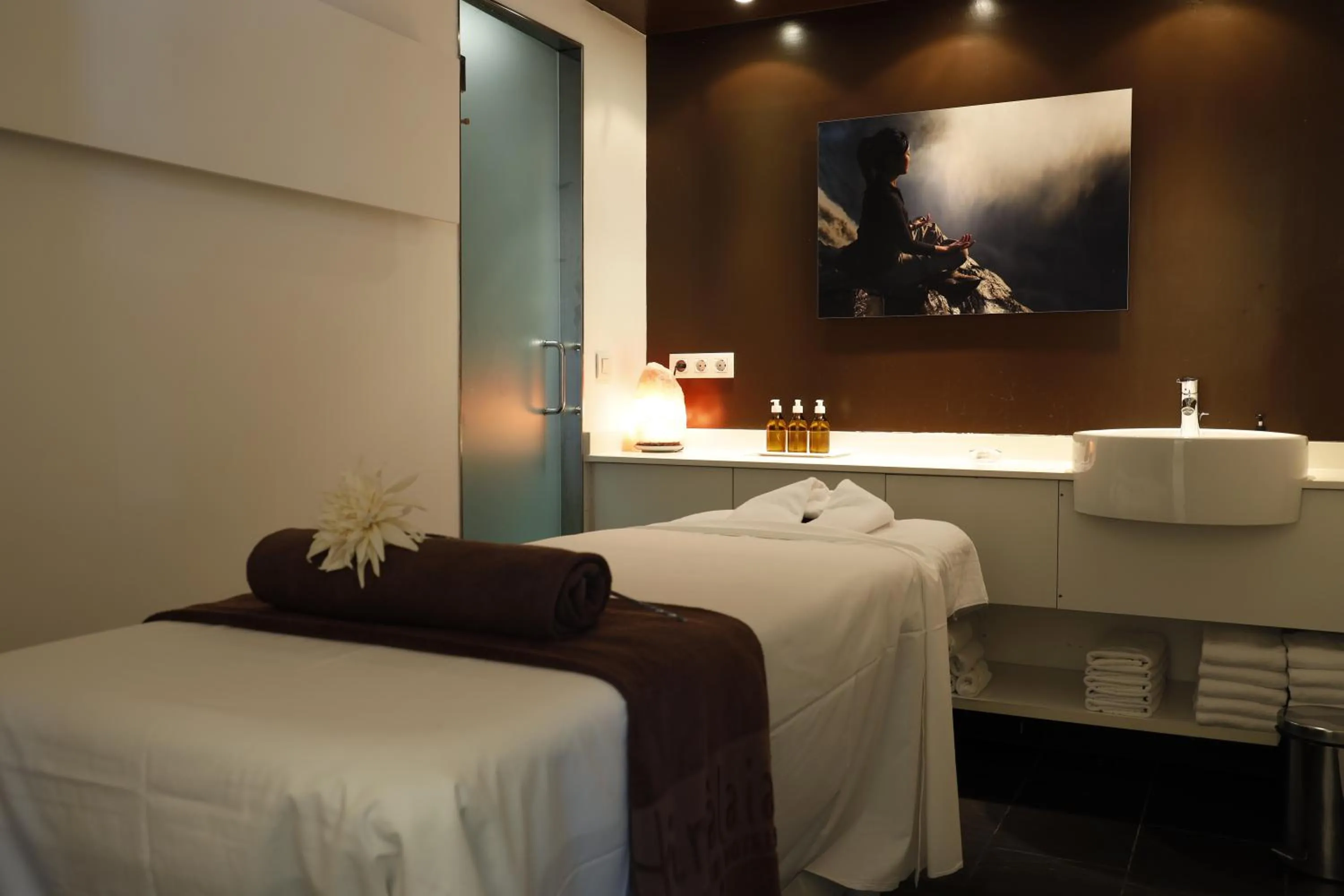 Massage, Bed in Hotel MIM Baqueira Luxury & SPA