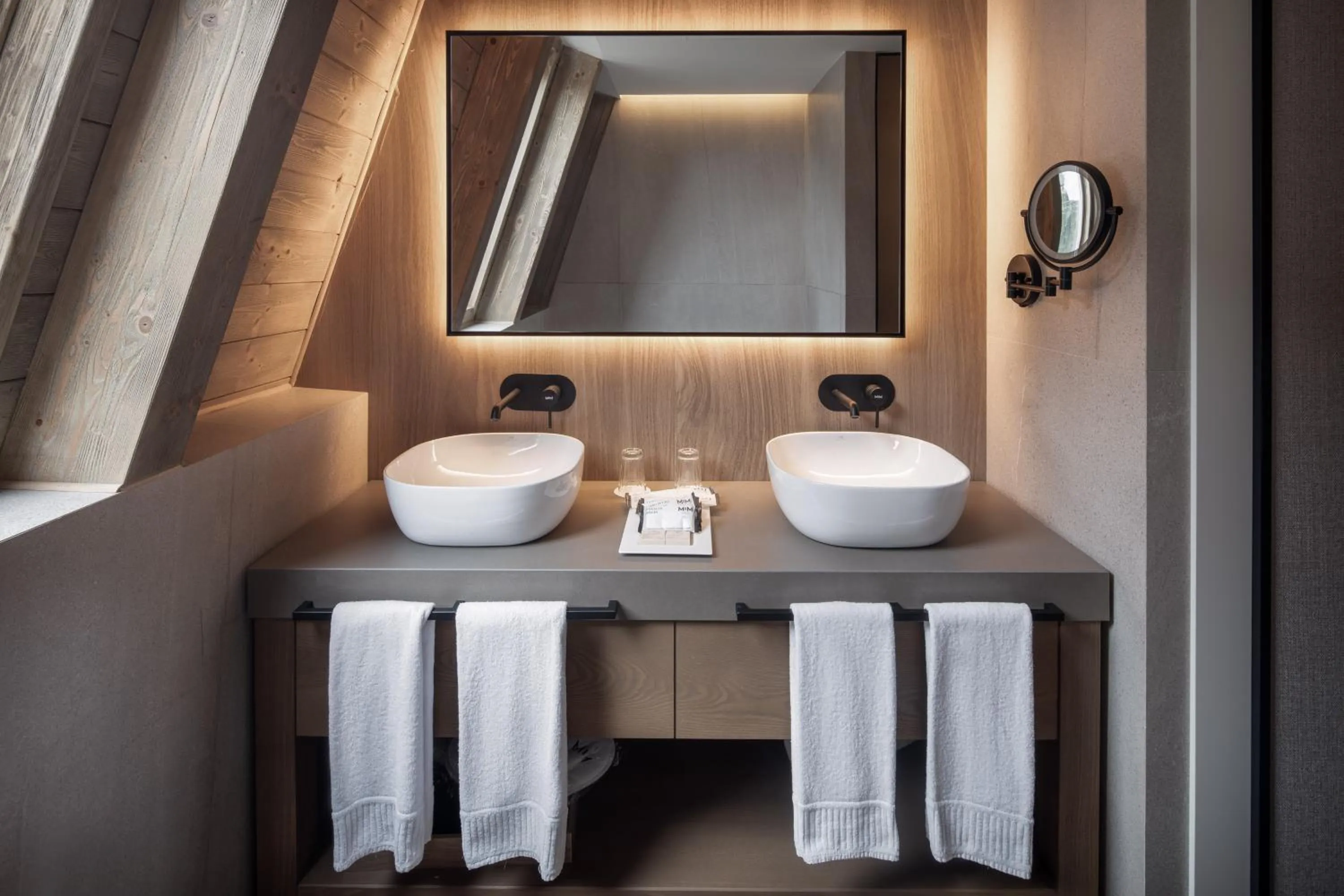 Toilet in Hotel MIM Baqueira Luxury & SPA