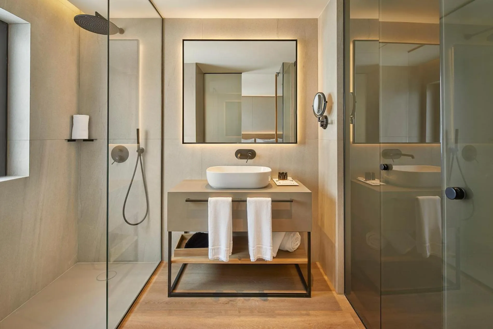 Shower in Hotel MIM Baqueira Luxury & SPA