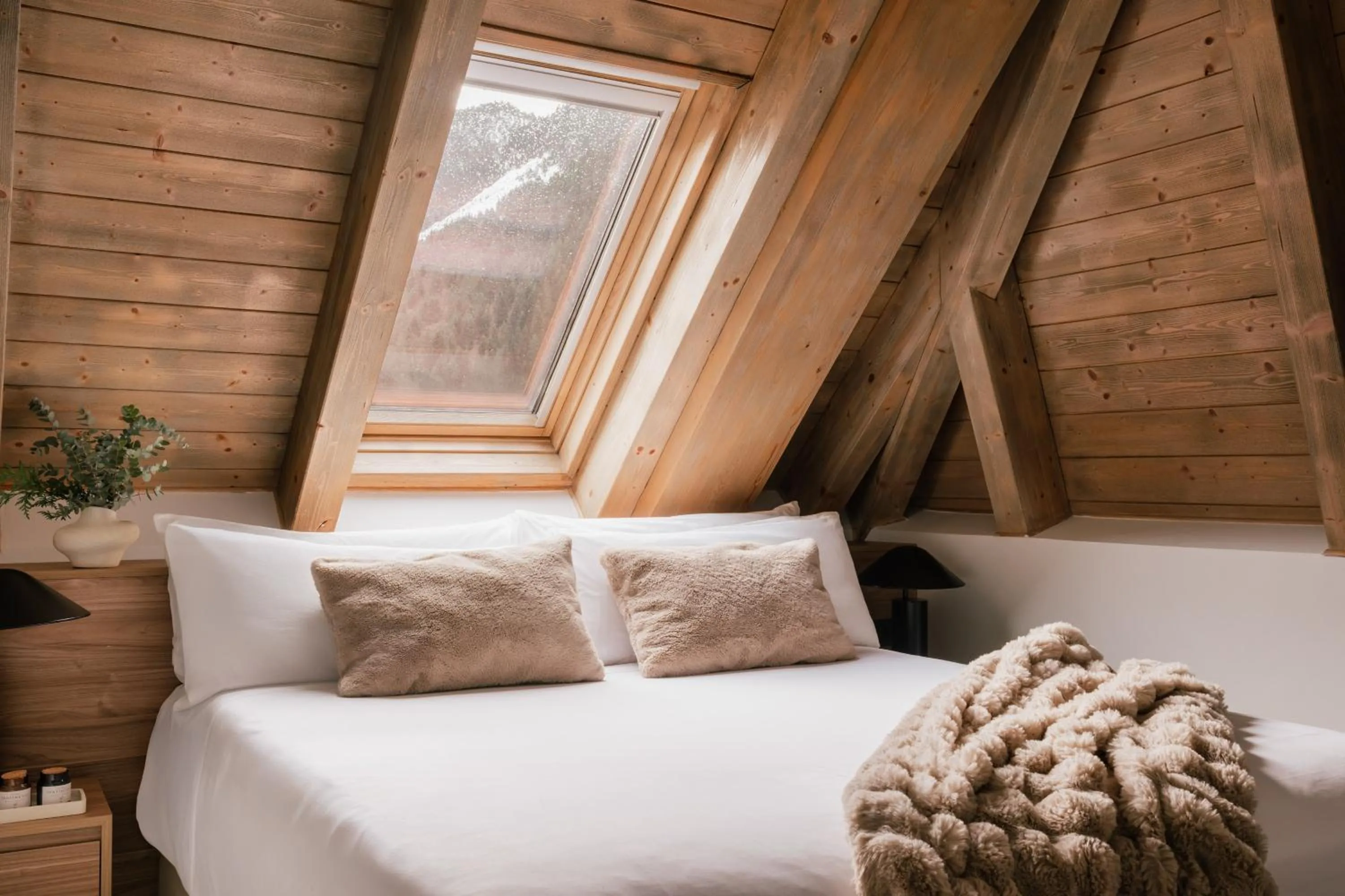 Bed in MIM Baqueira Member of Melia Collection