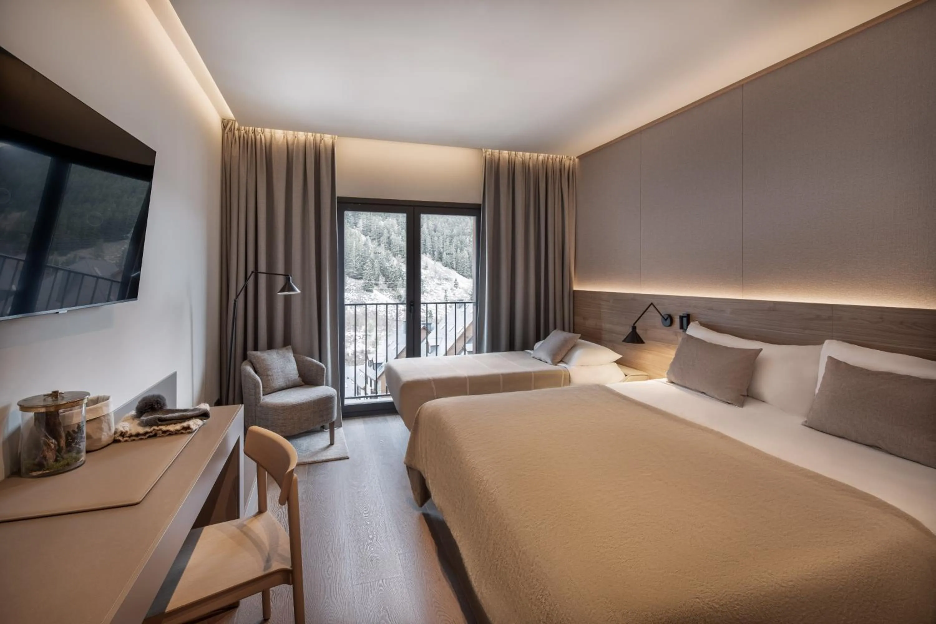 Bed in Hotel MIM Baqueira Luxury & SPA