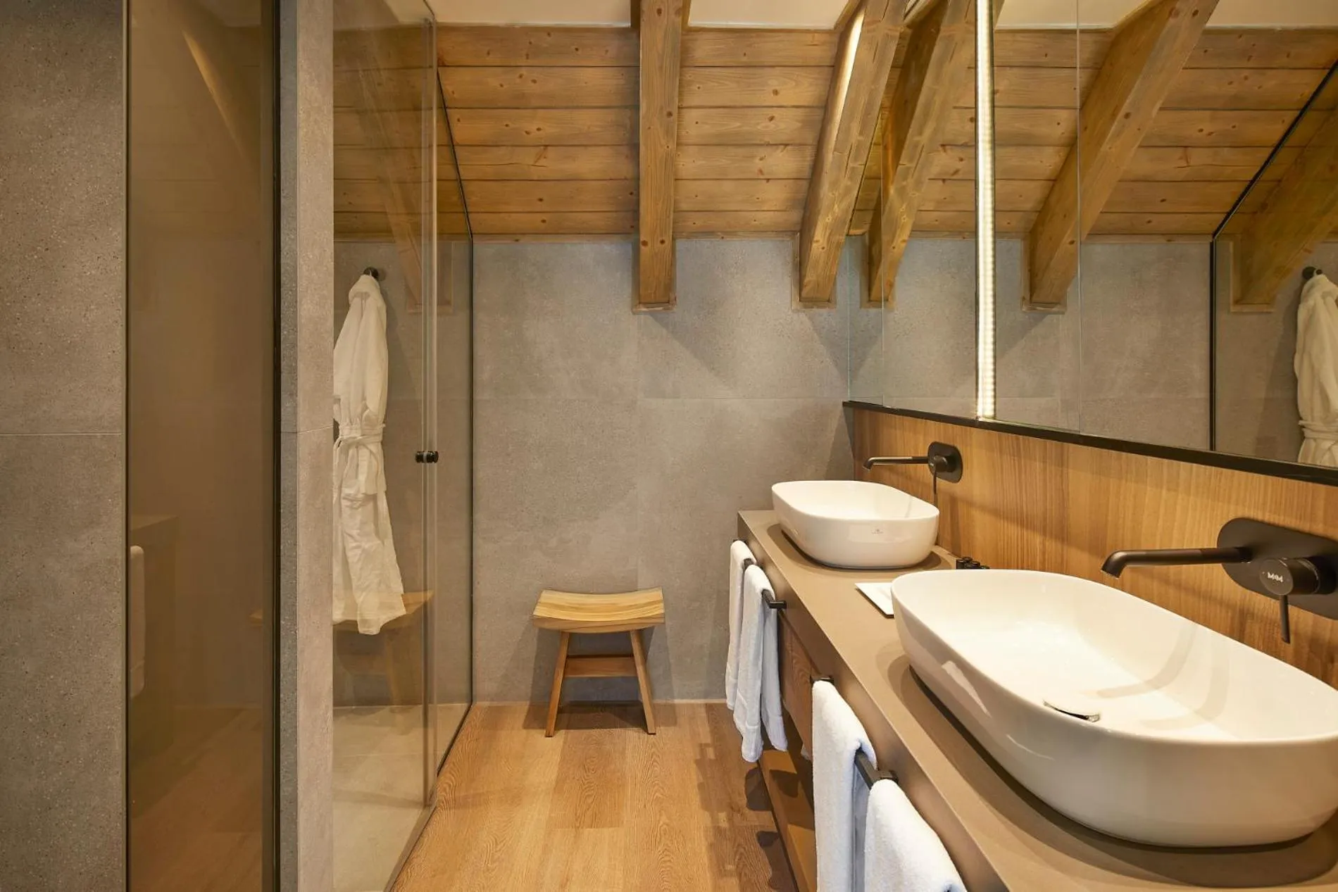 Bathroom in Hotel MIM Baqueira Luxury & SPA