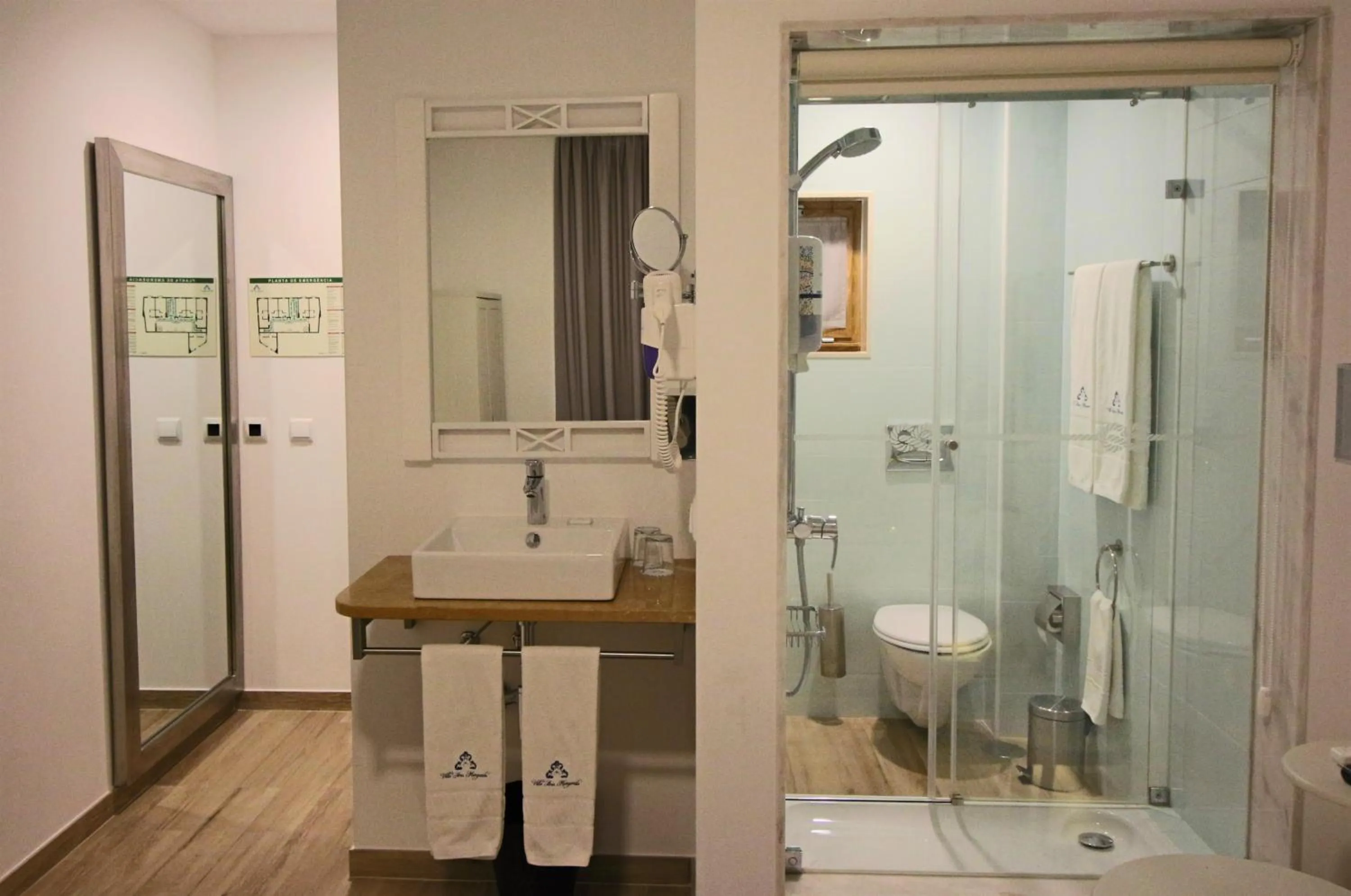 Bathroom in Villa Ana Margarida Hotel