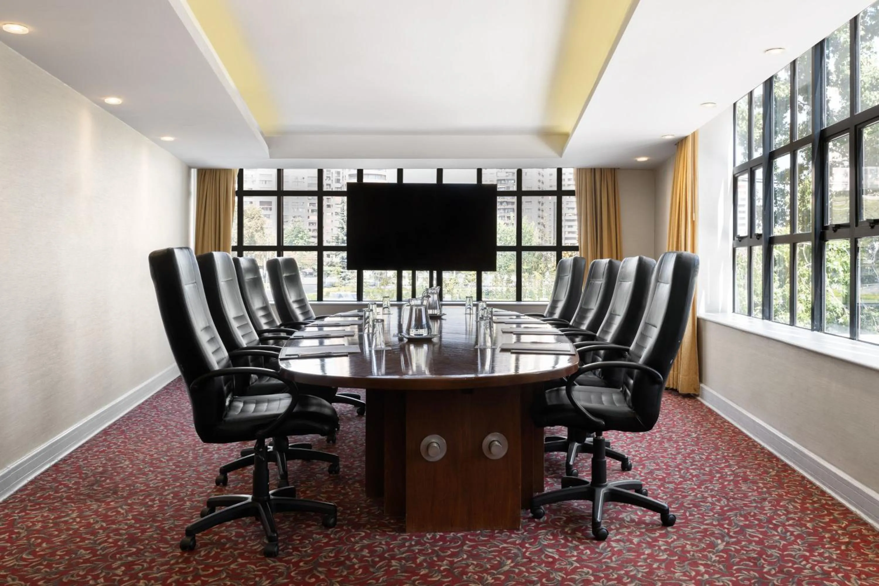 Business facilities in Wyndham Garden Santiago Kennedy