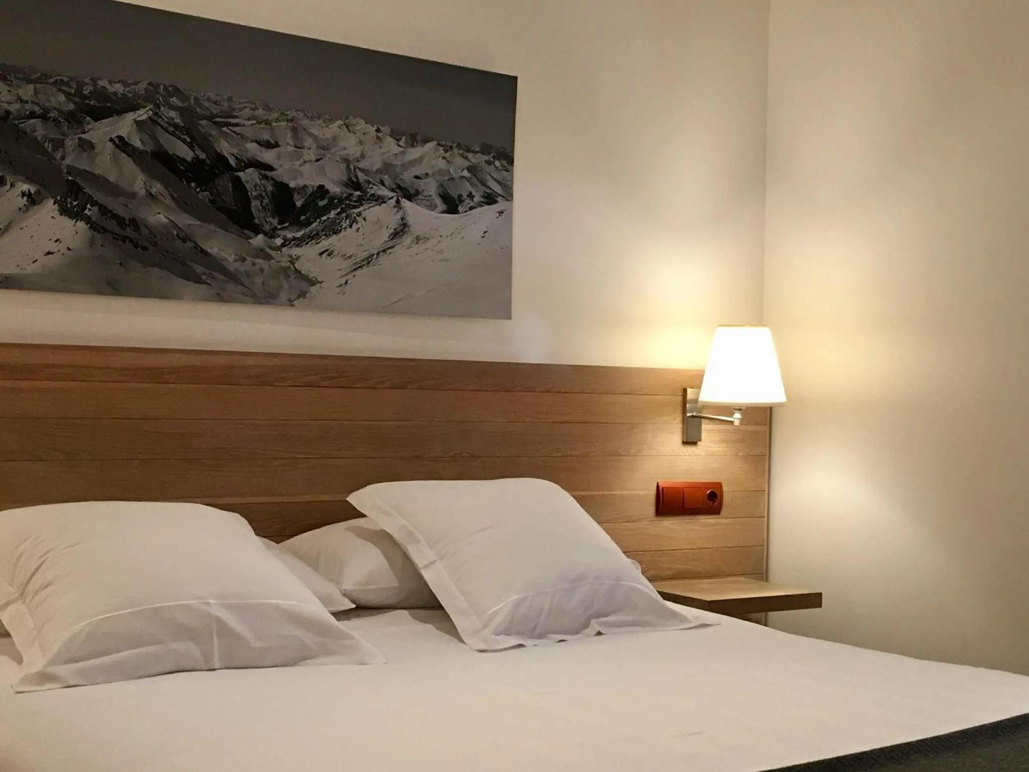 Bed in Hotel Valdecoro