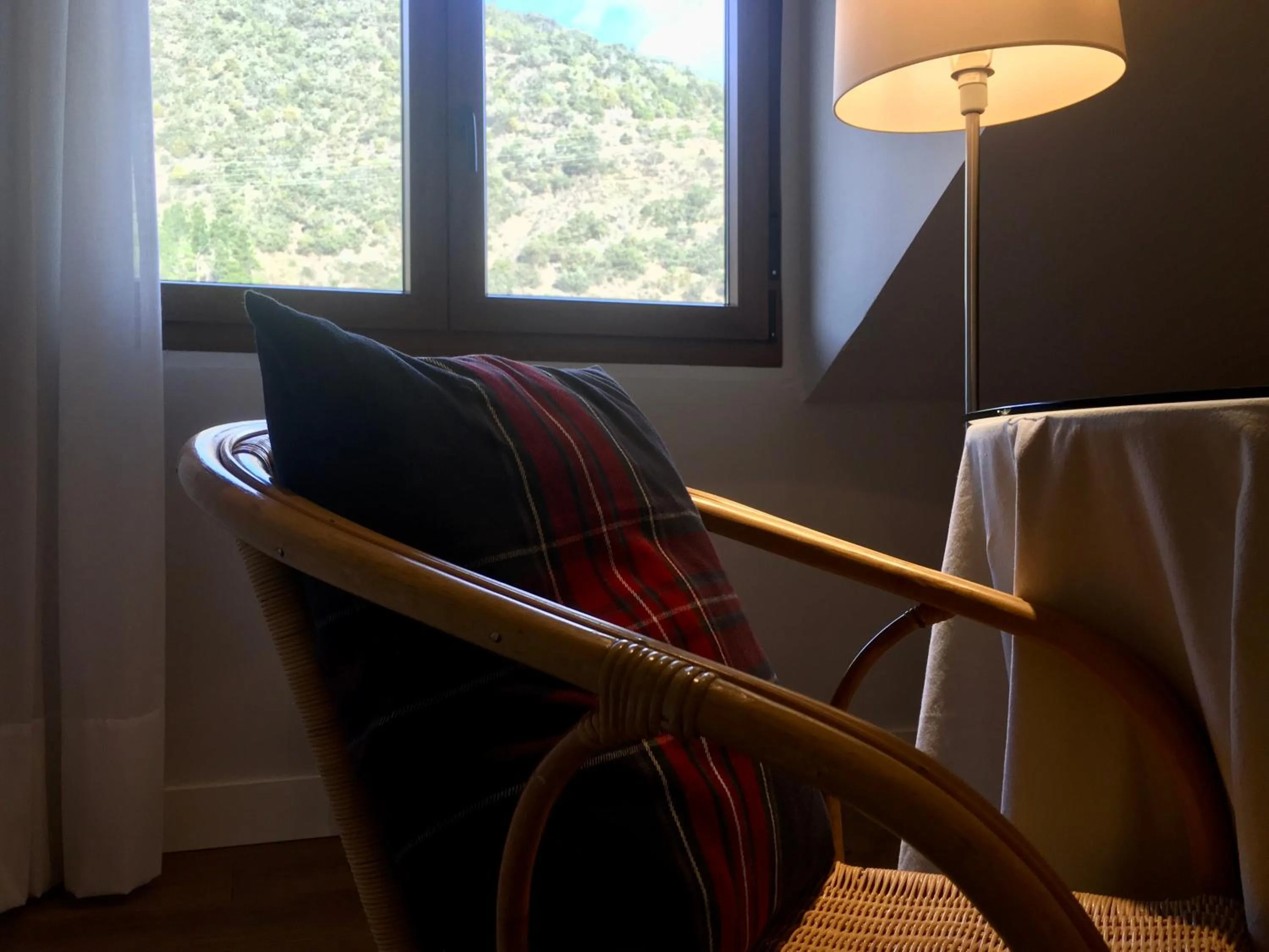 Living room, Bed in Hotel Valdecoro