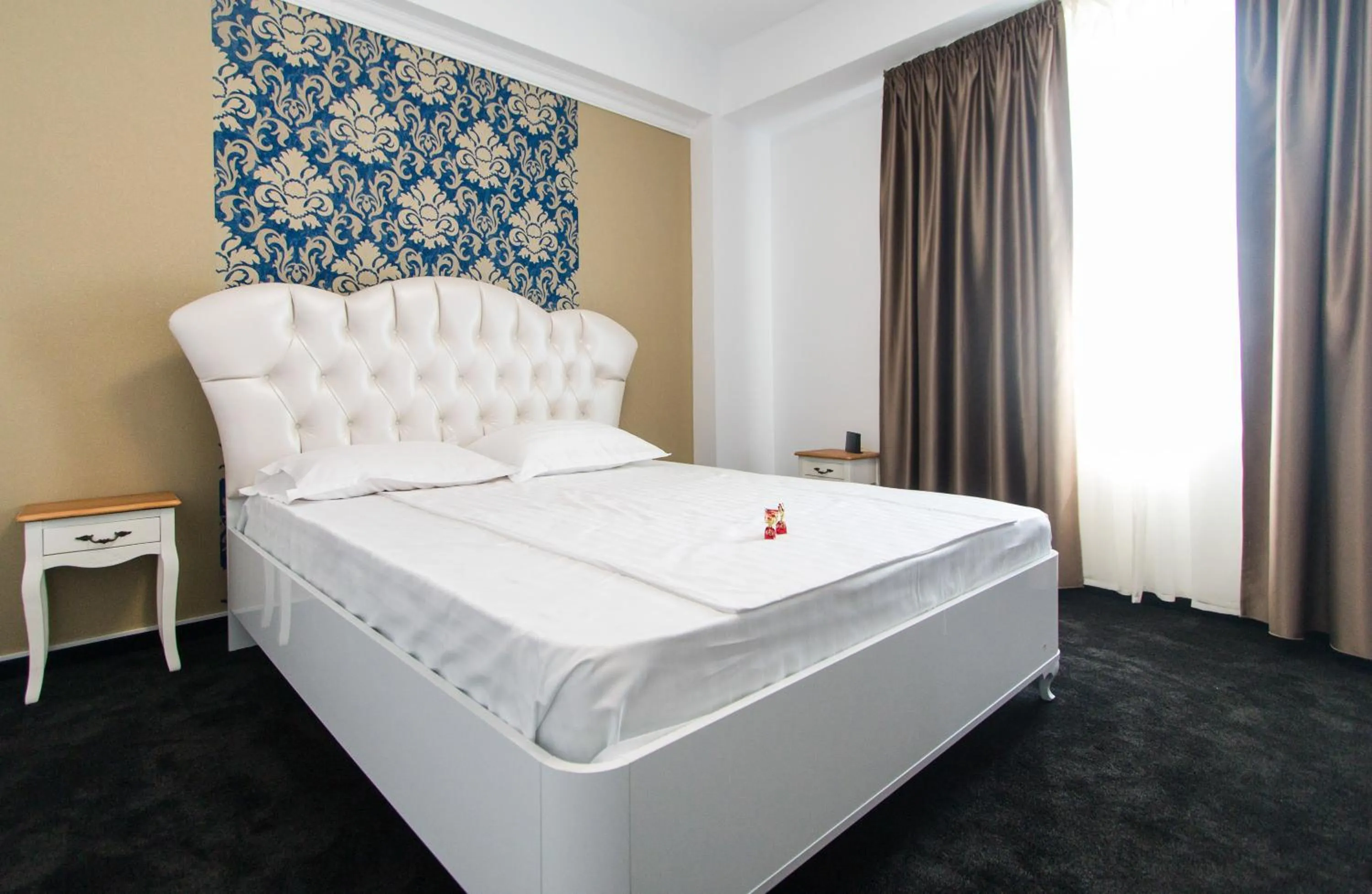 Photo of the whole room, Bed in Hotel Evianne Boutique