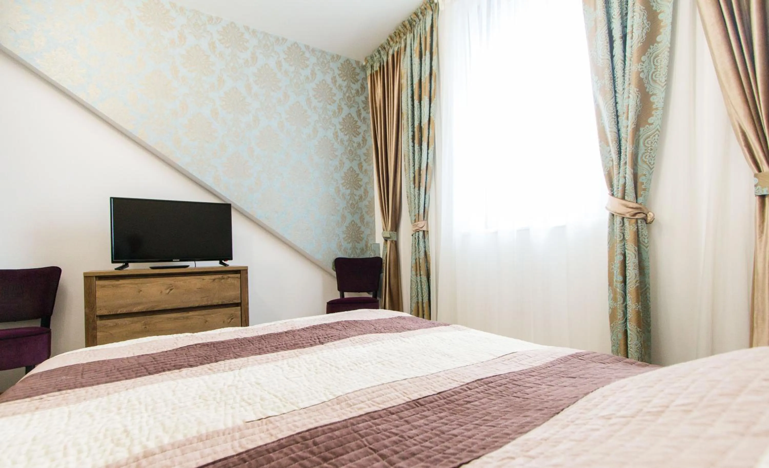 Photo of the whole room, Bed in Hotel Evianne Boutique