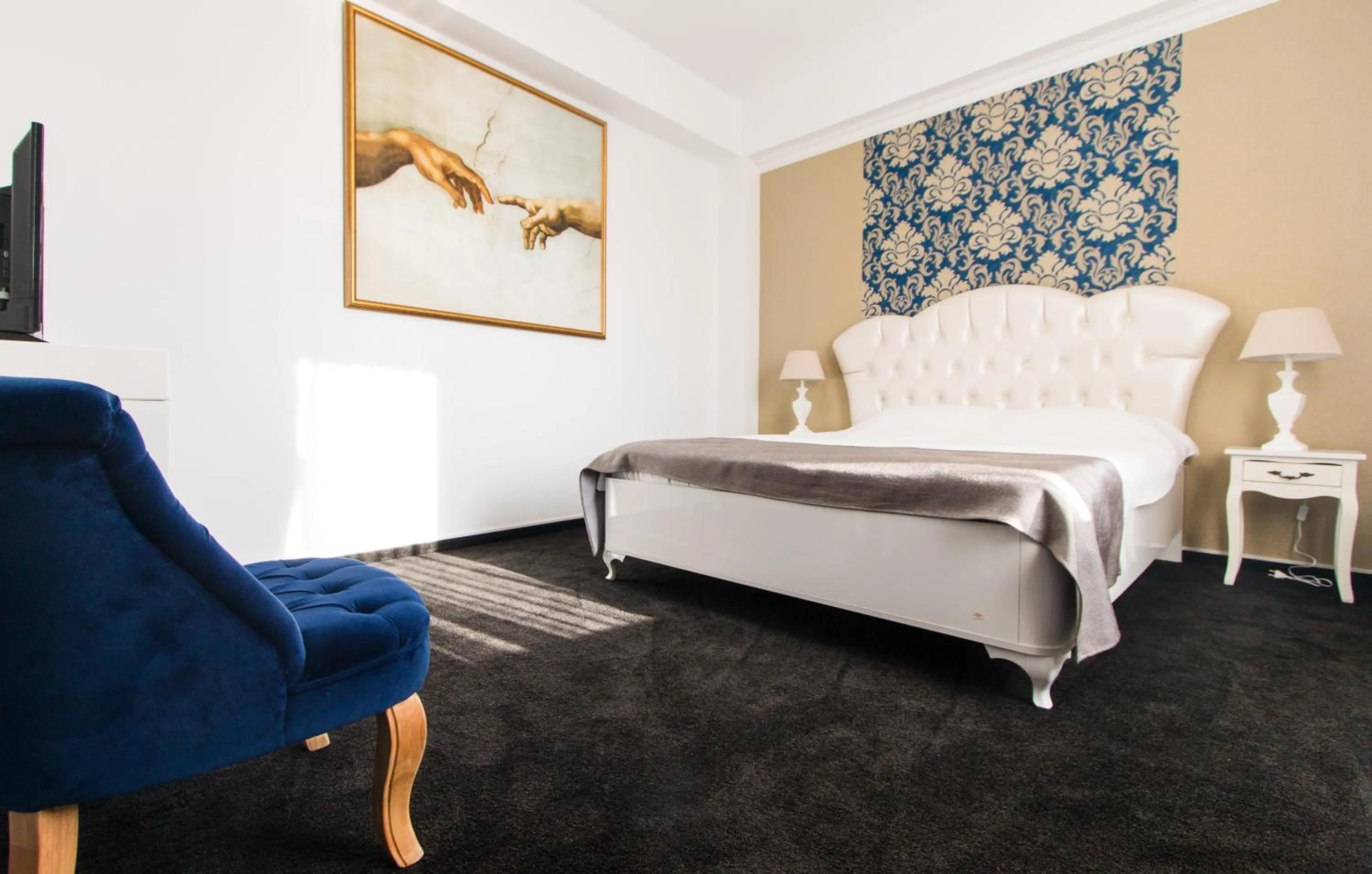 Photo of the whole room, Bed in Hotel Evianne Boutique