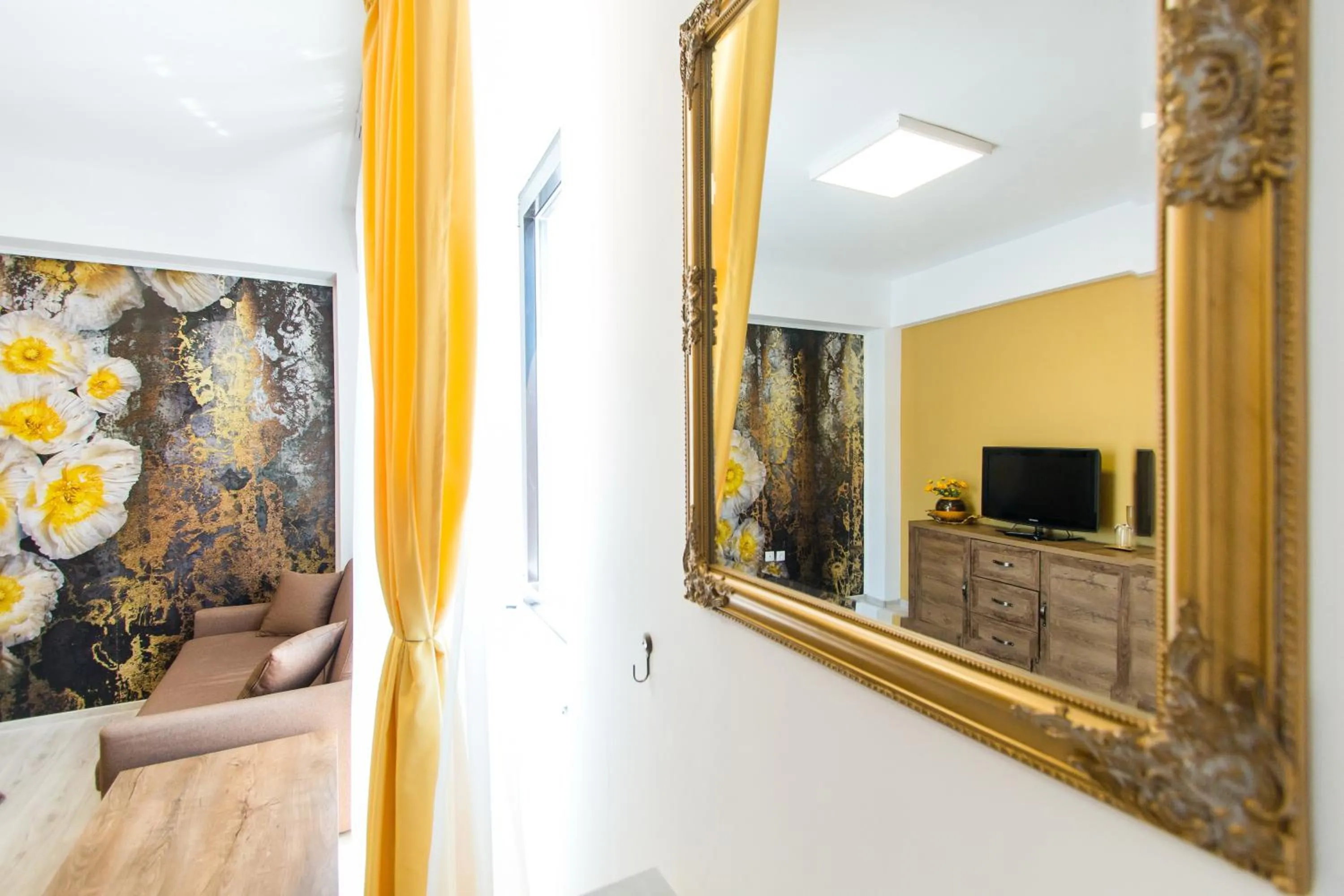 Photo of the whole room in Hotel Evianne Boutique