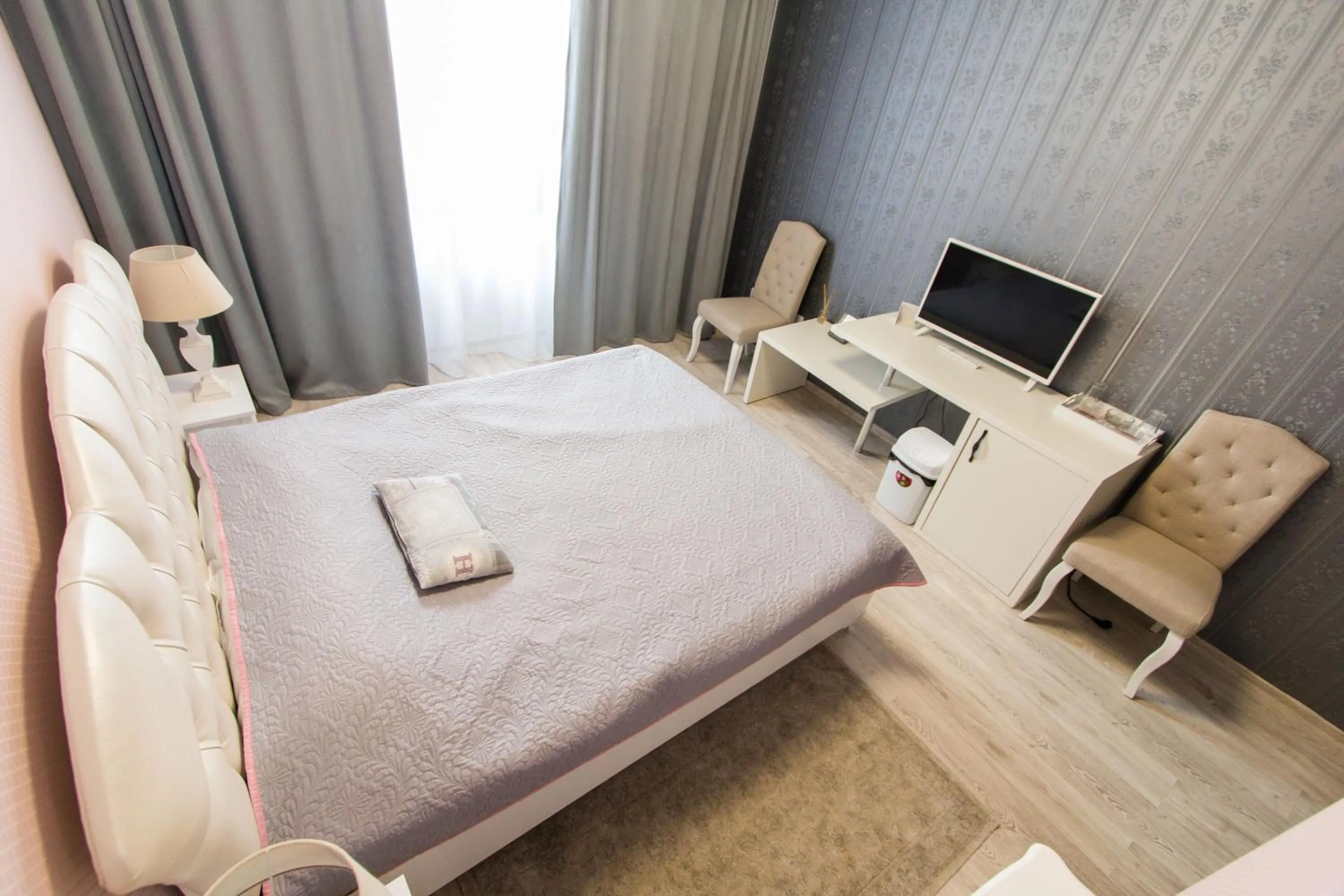 Photo of the whole room, Bed in Hotel Evianne Boutique