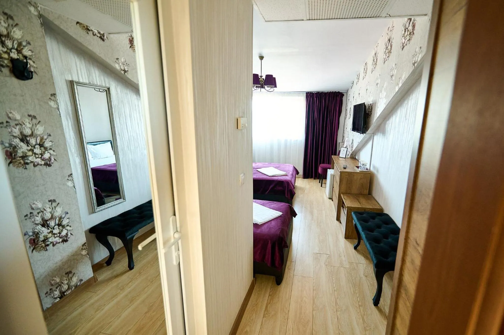 Photo of the whole room, Bed in Hotel Evianne Boutique