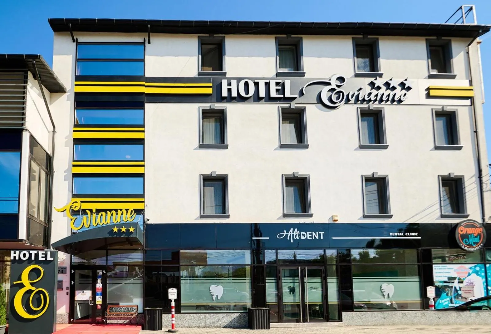 Property building in Hotel Evianne Boutique