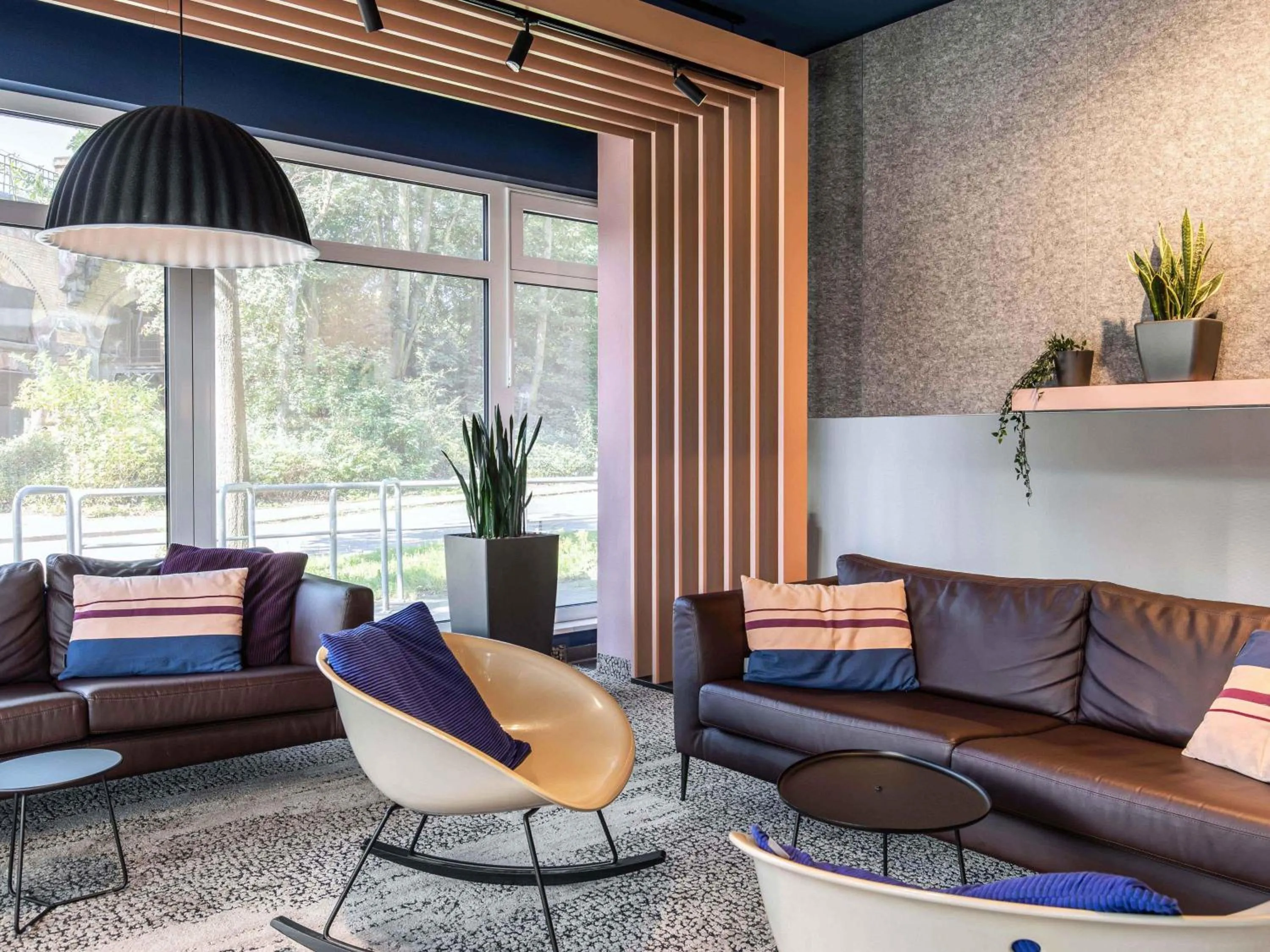 Lobby or reception in B&B Hotel Hamburg City-Ost