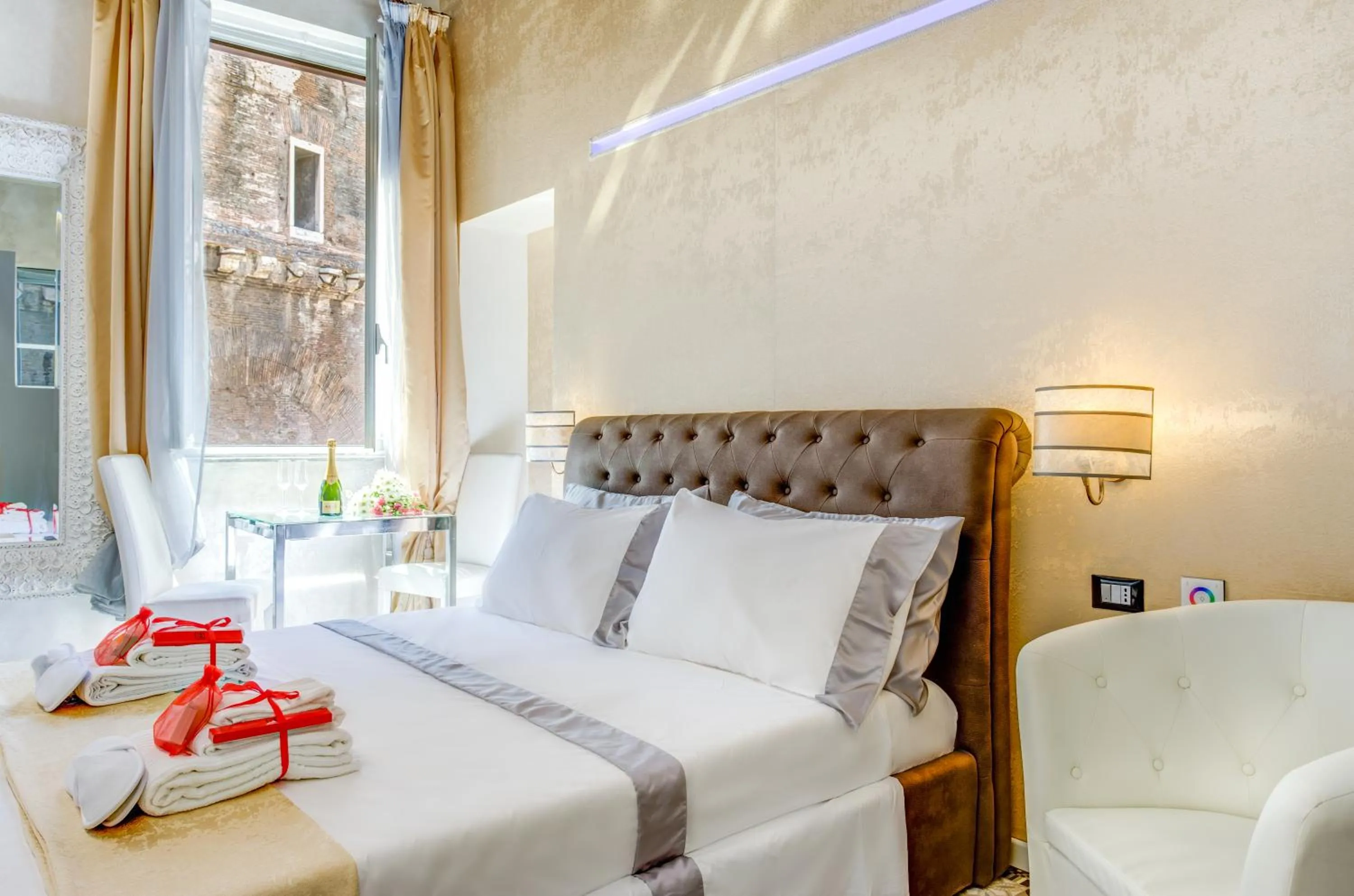 Bedroom in Hub Pantheon