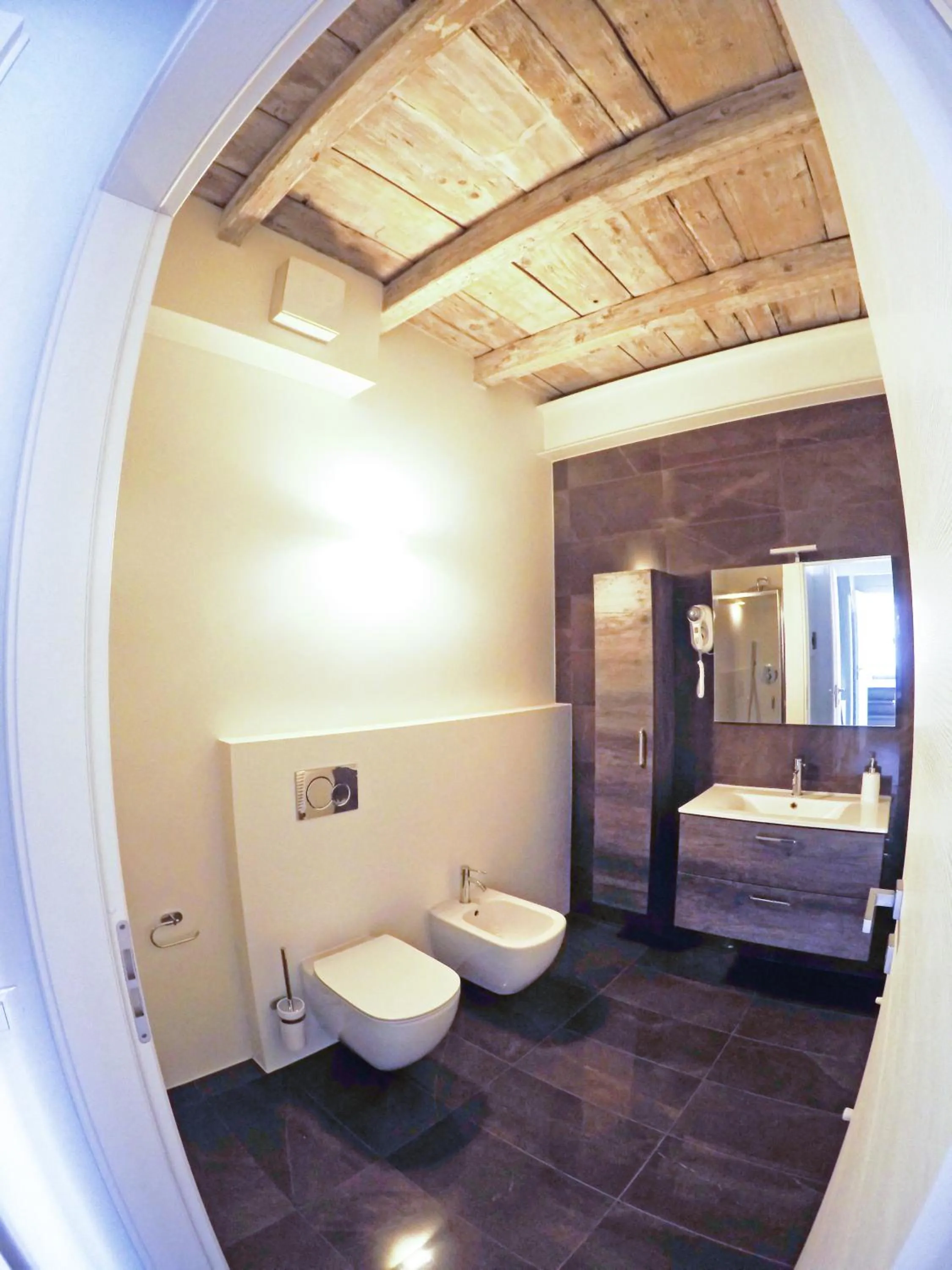 Toilet in Iseo Lake - Rooms & Apartments