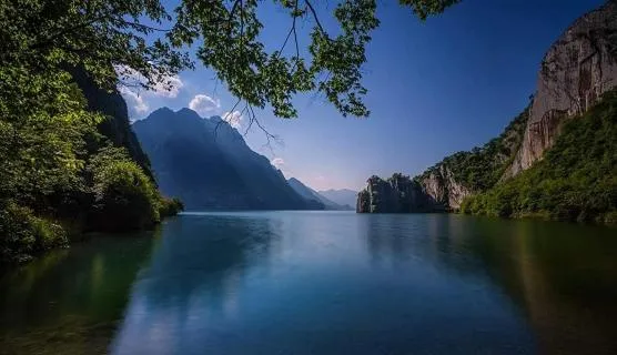 Natural landscape in Iseo Lake - Rooms & Apartments