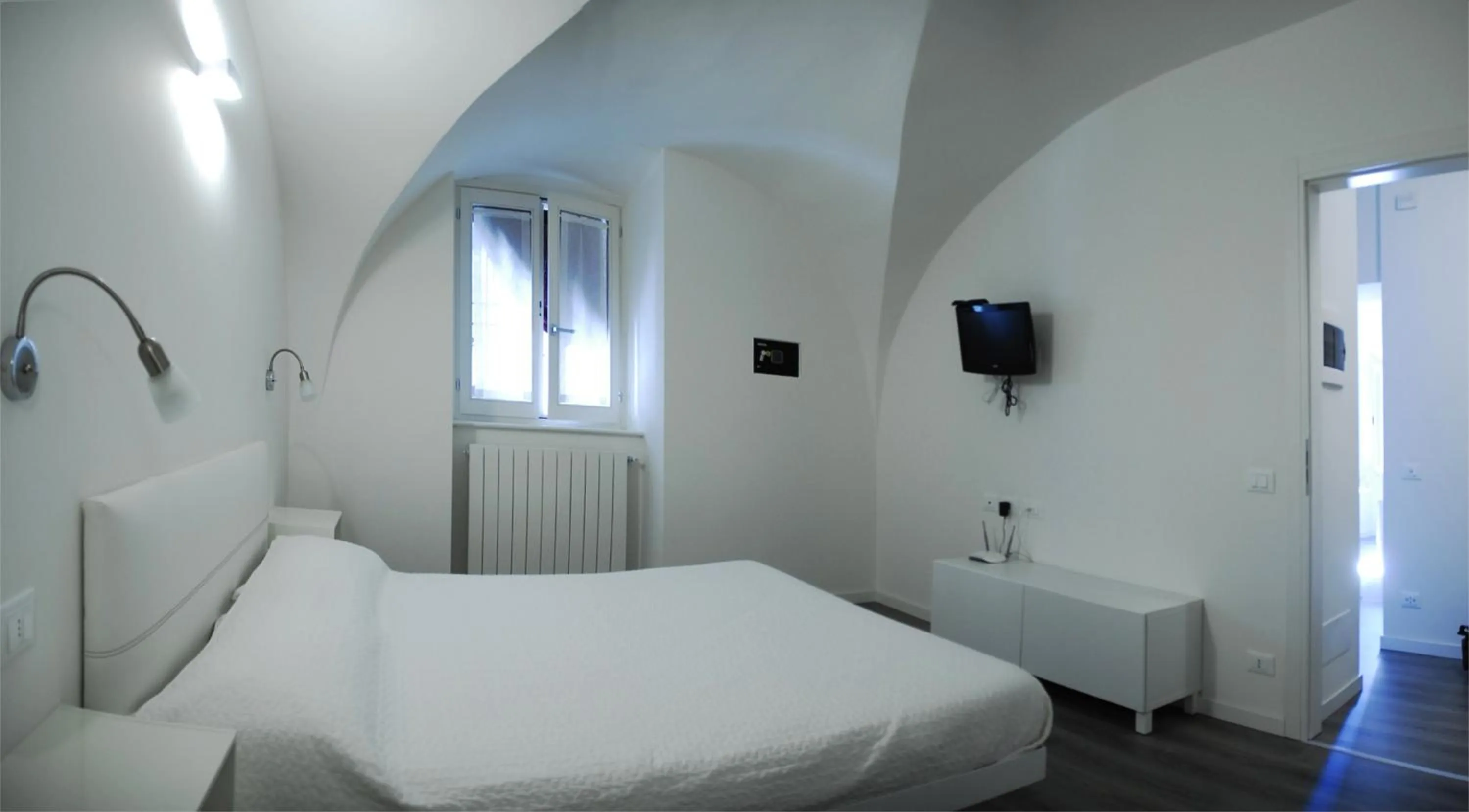 Photo of the whole room, Bed in Iseo Lake - Rooms & Apartments