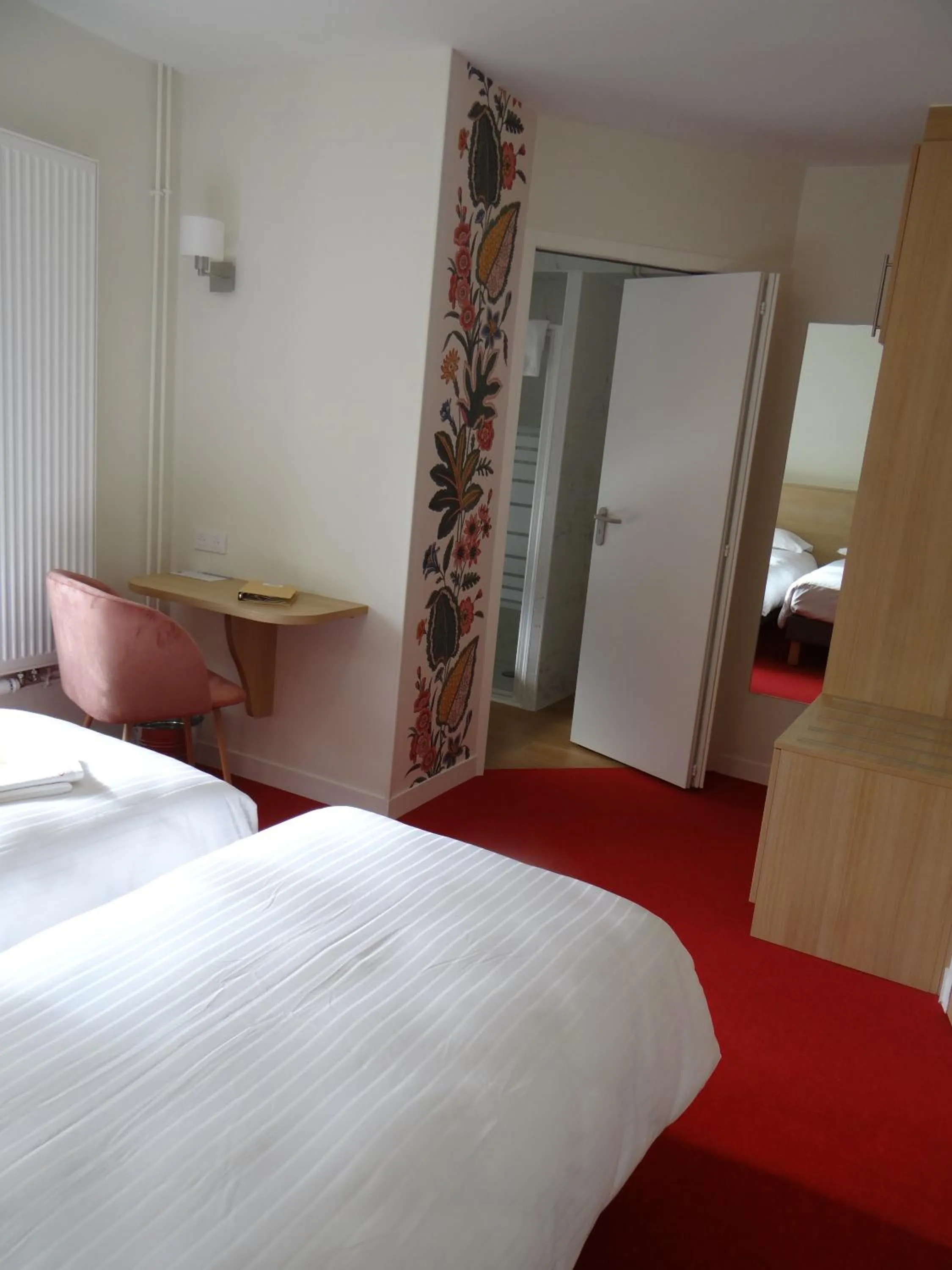 Bed in Hostellerie Bon Pasteur