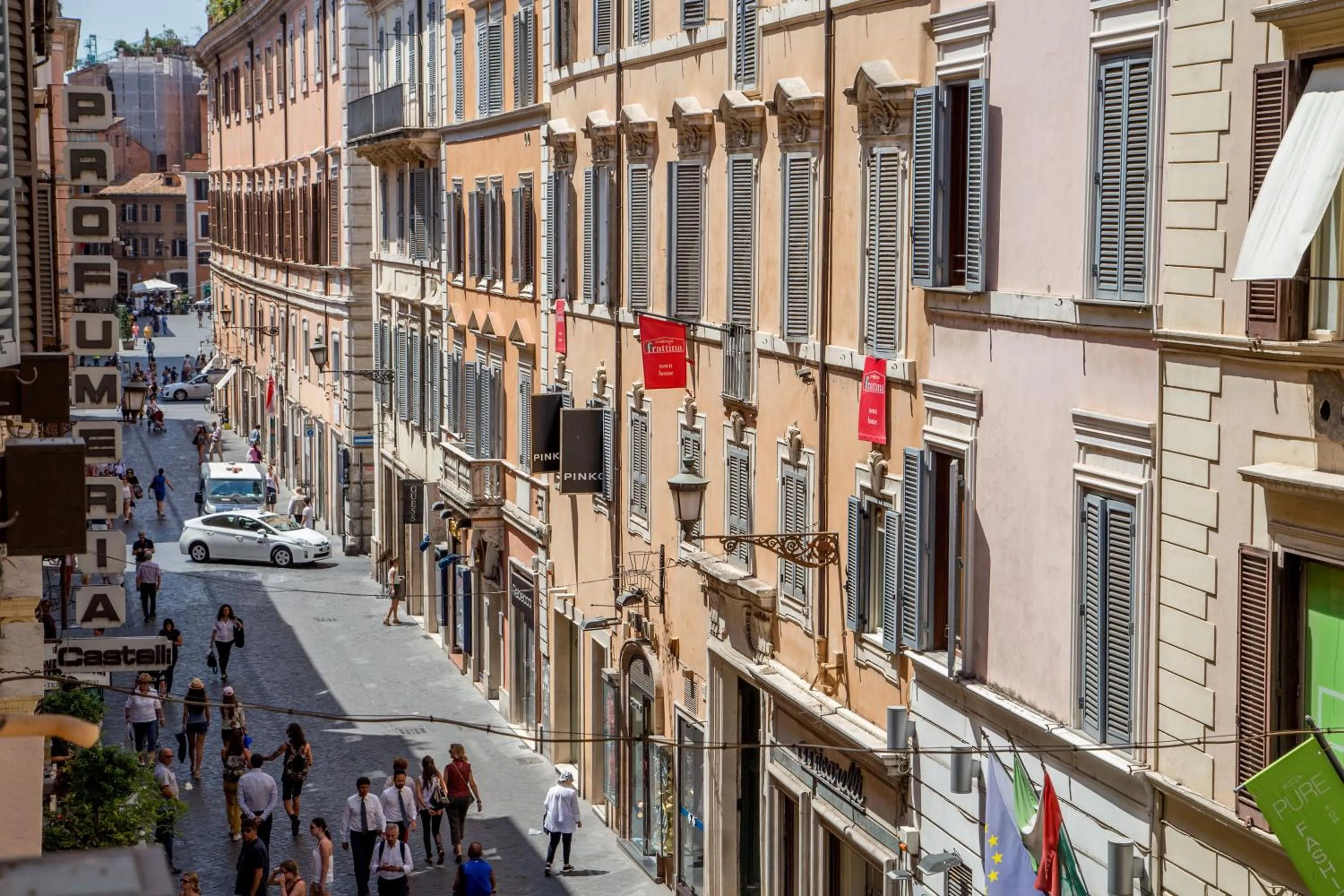 Street view in Frattina Grand Suite Guesthouse