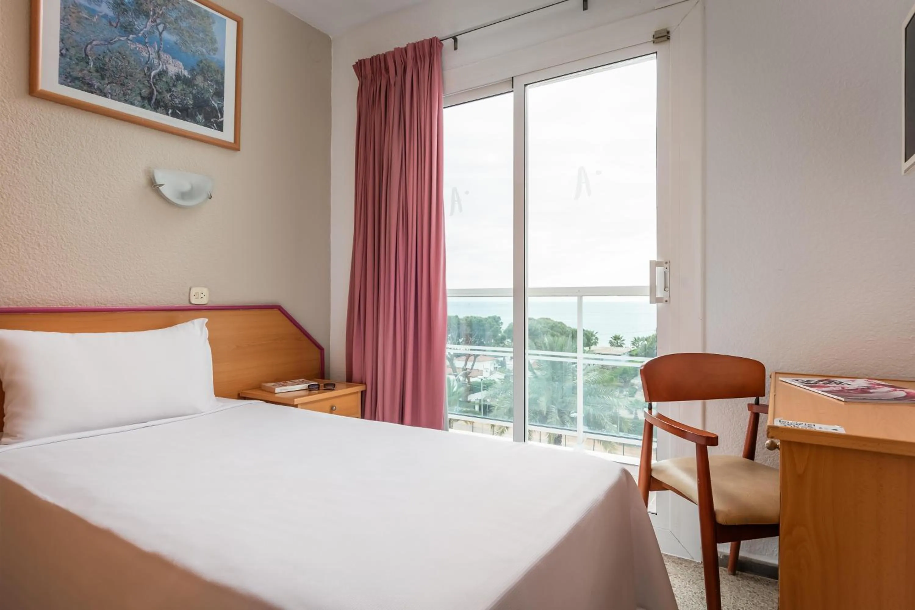 Photo of the whole room, Bed in ALEGRIA Cartago Nova