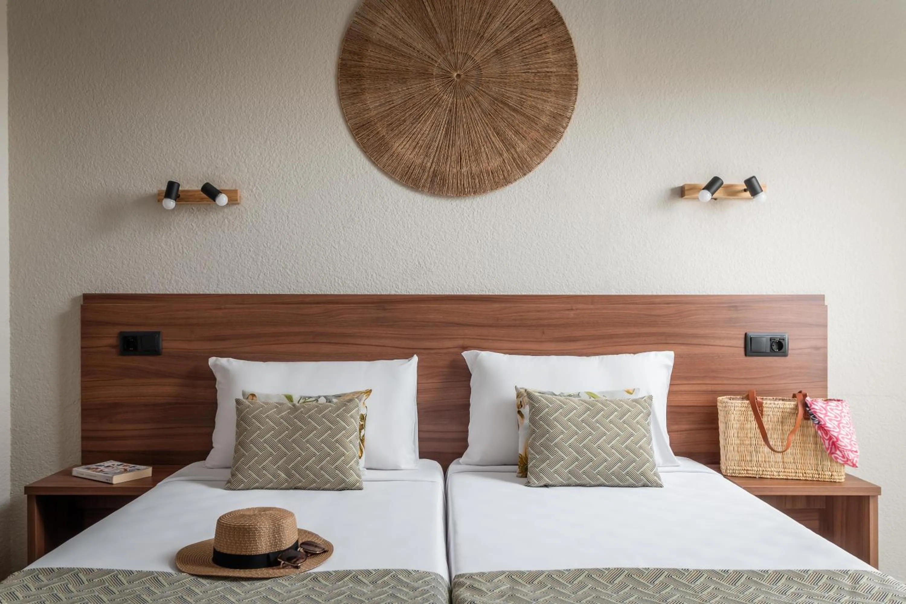 Photo of the whole room, Bed in ALEGRIA Cartago Nova