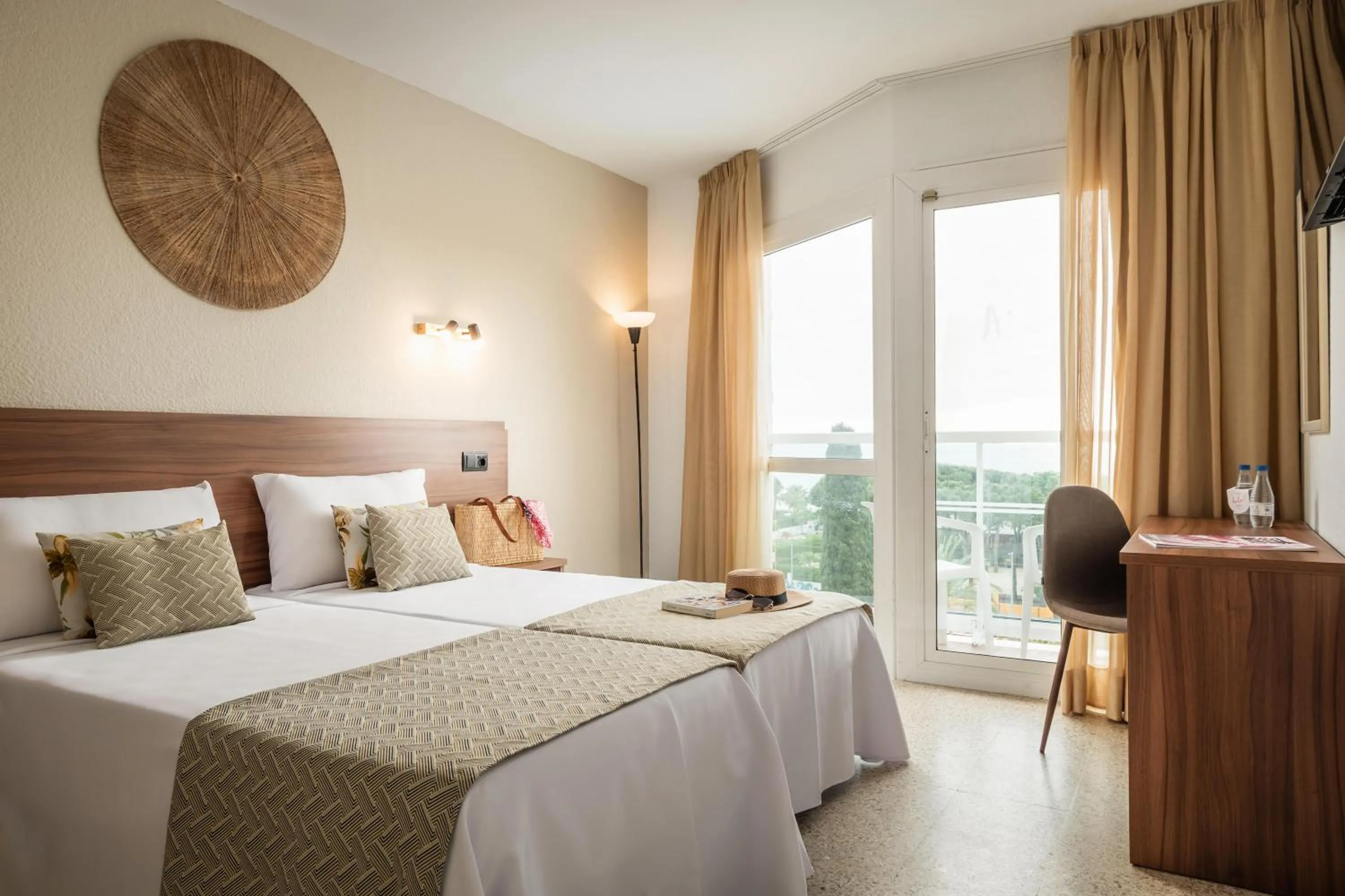 Photo of the whole room, Bed in ALEGRIA Cartago Nova