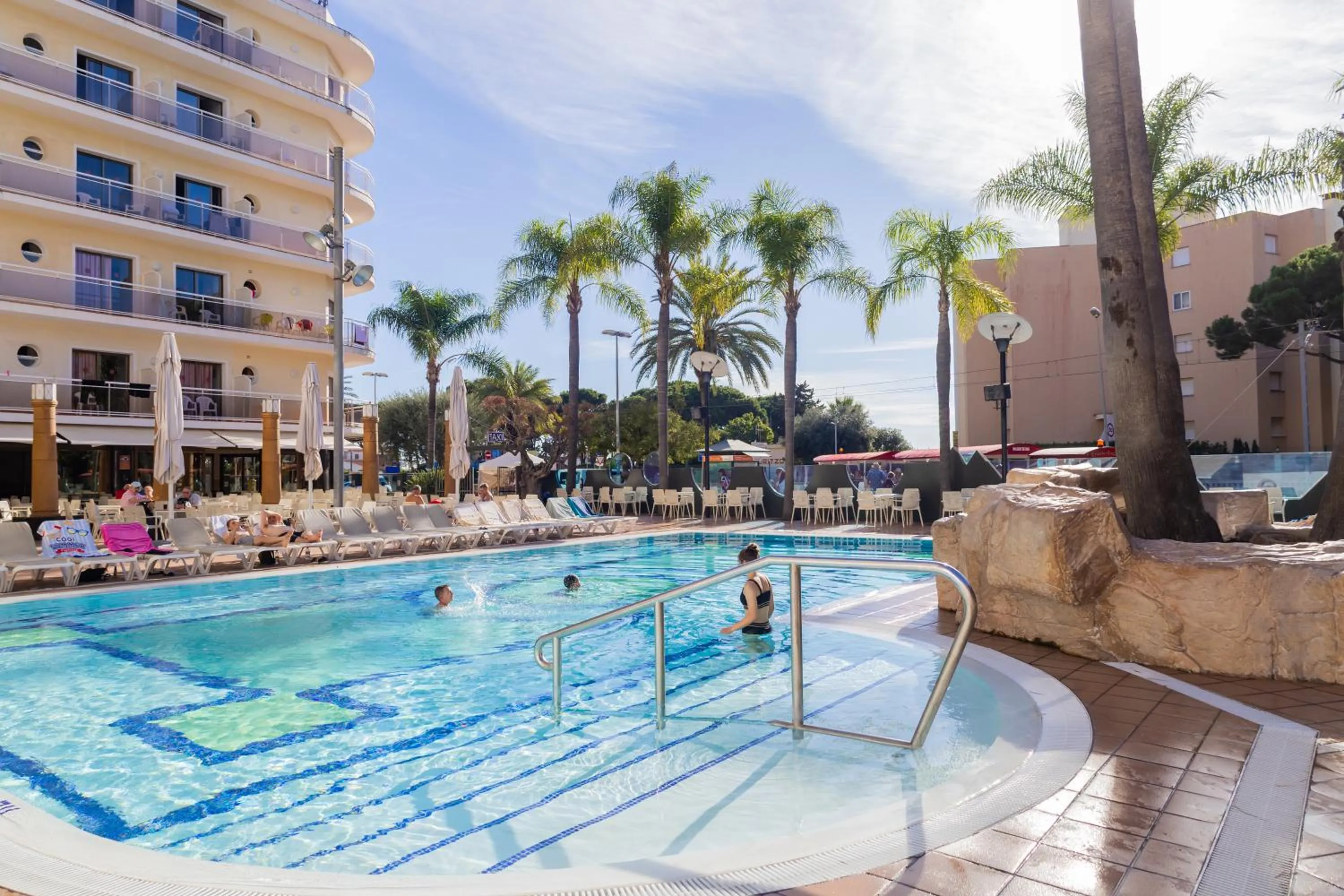 Swimming pool in Hotel Reymar