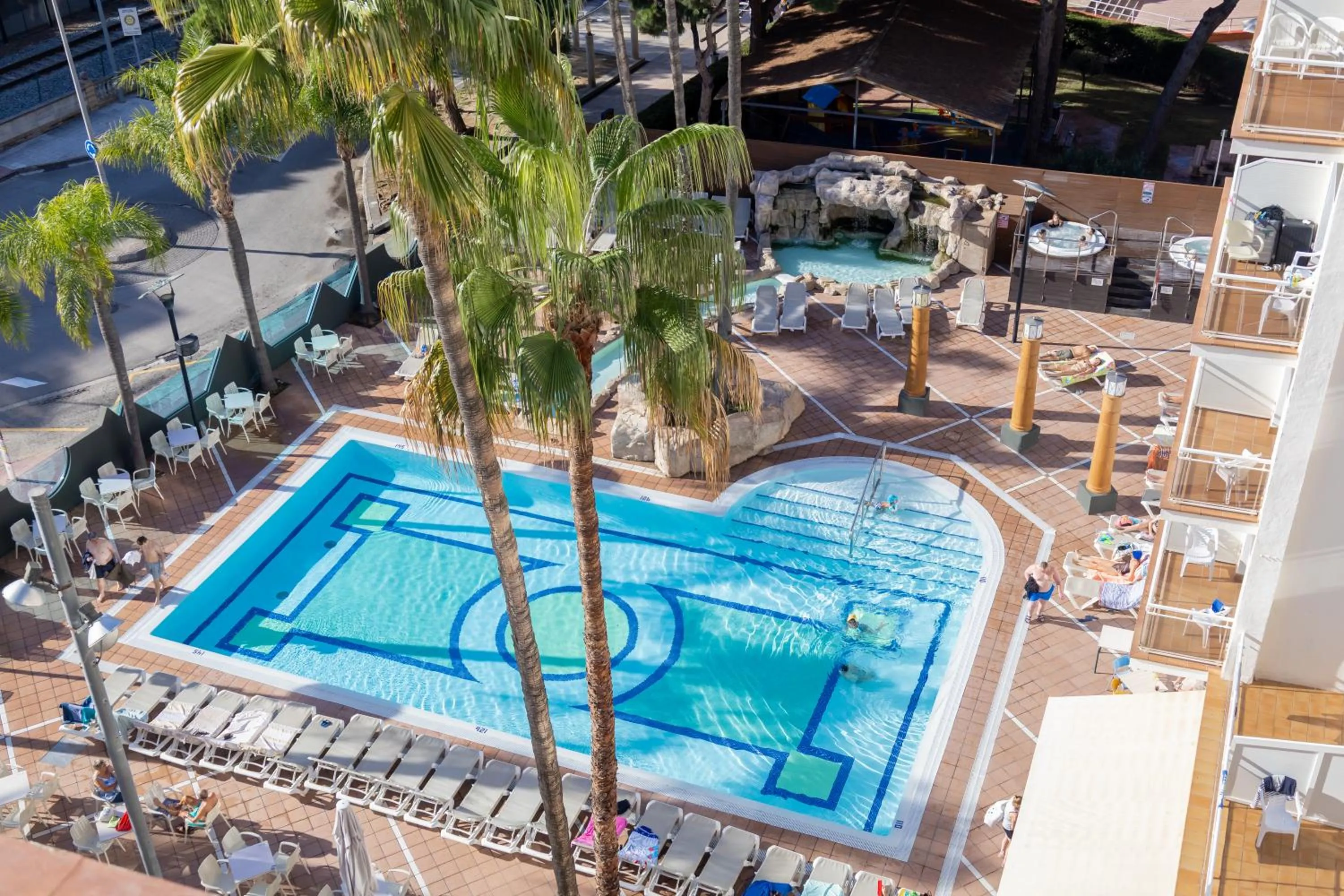 Swimming pool in Hotel Reymar