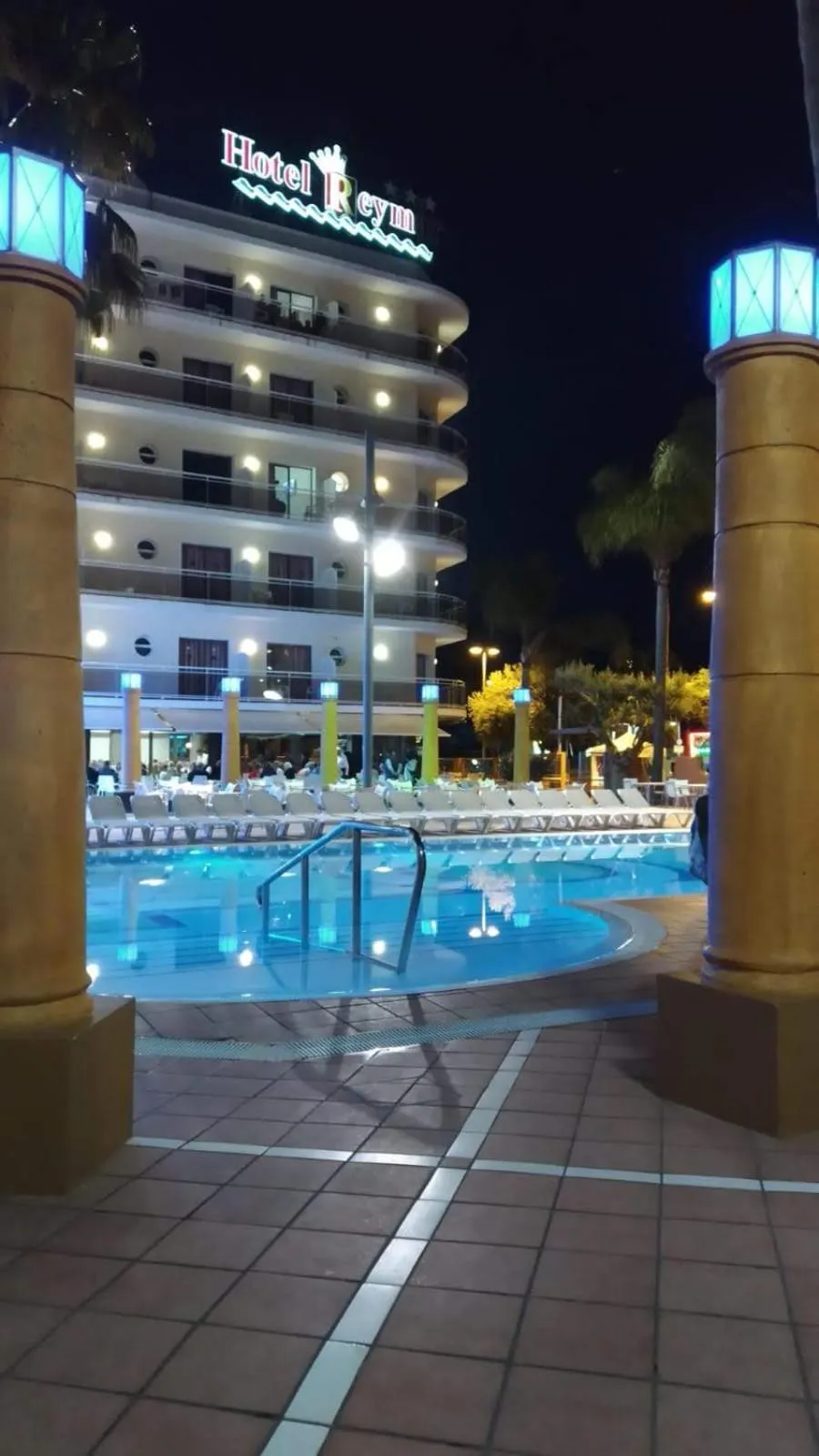 Swimming pool in Hotel Reymar